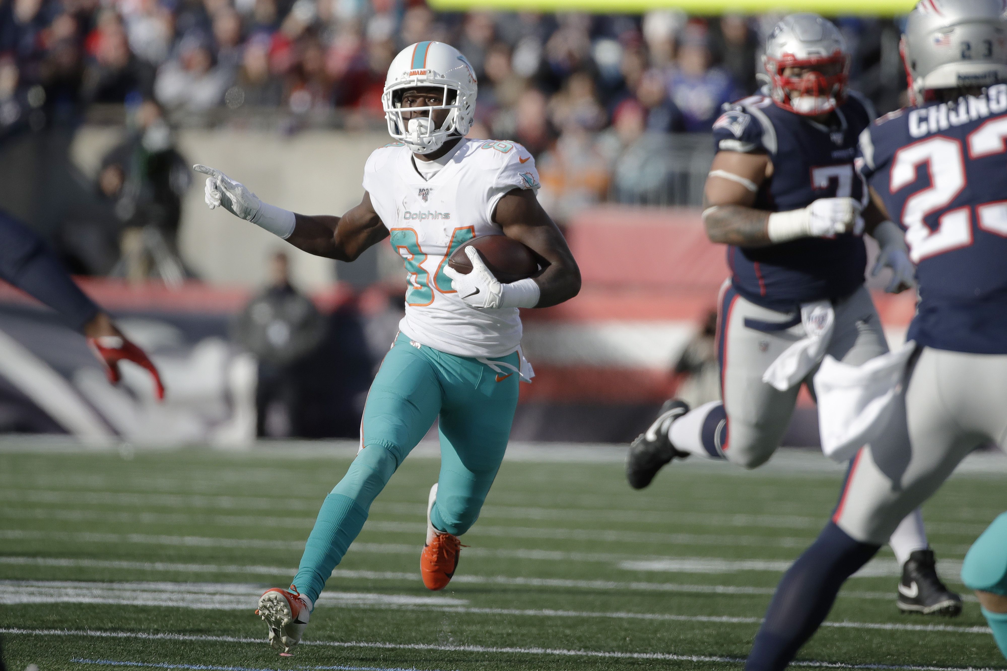 Dolphins RB encourages public to donate to GoFundMe created for