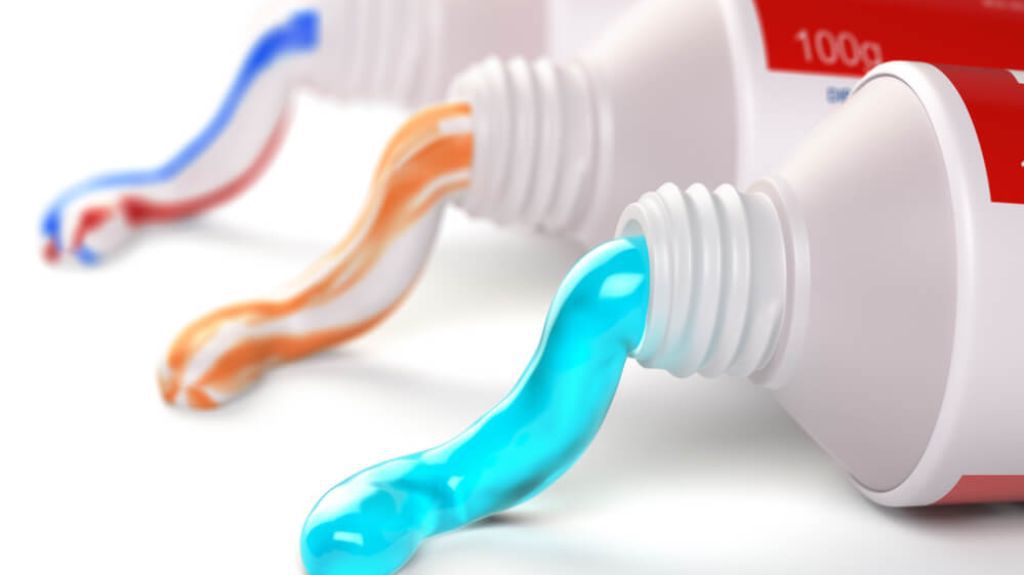 Cómo pulir los faros del auto usando pasta de dientes?, RUEDAS-TUERCAS