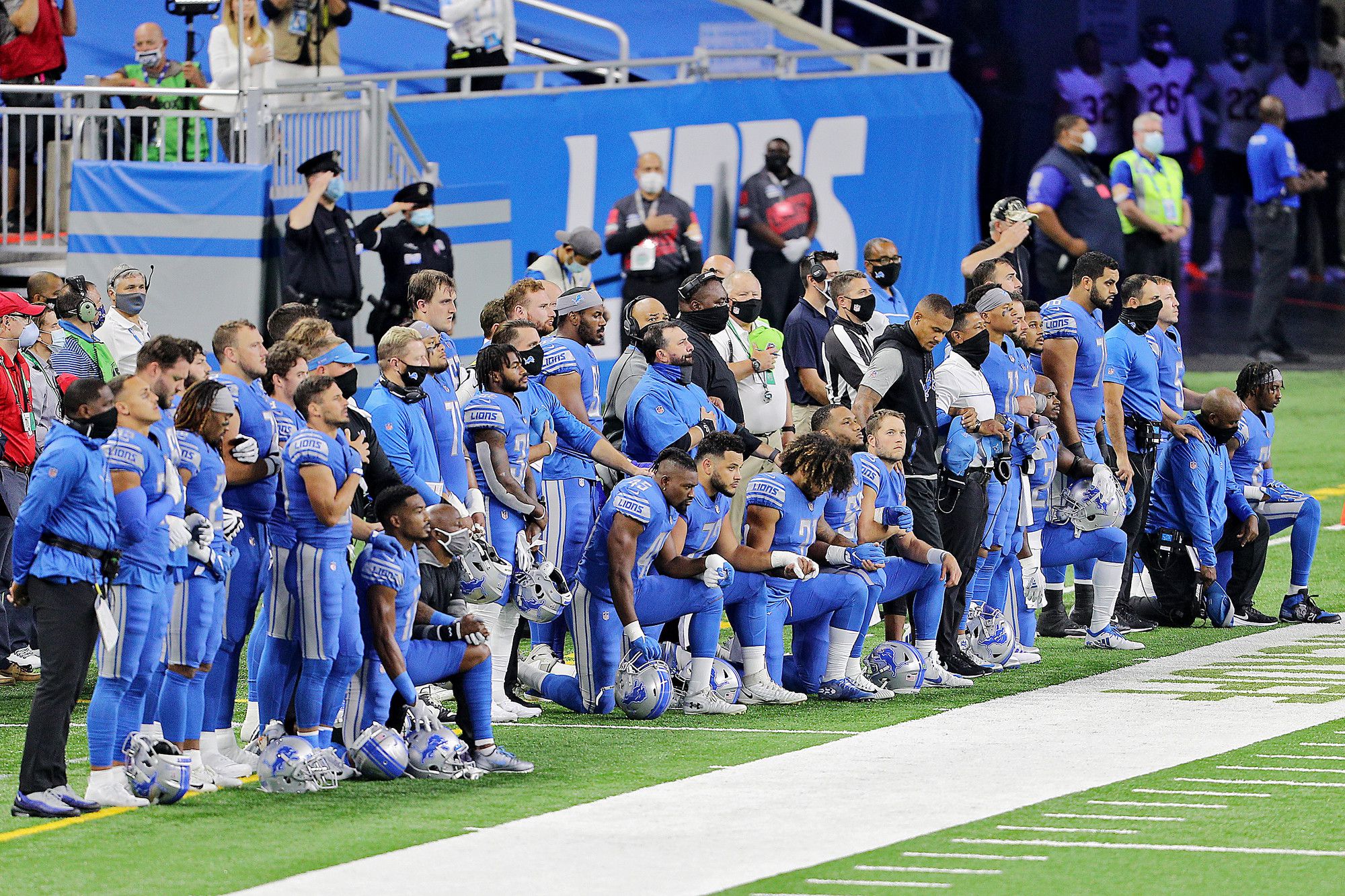 Lions vs. Saints: Matthew Stafford pregame team huddle, Let's go to work  now❗️ #NOvsDET, 