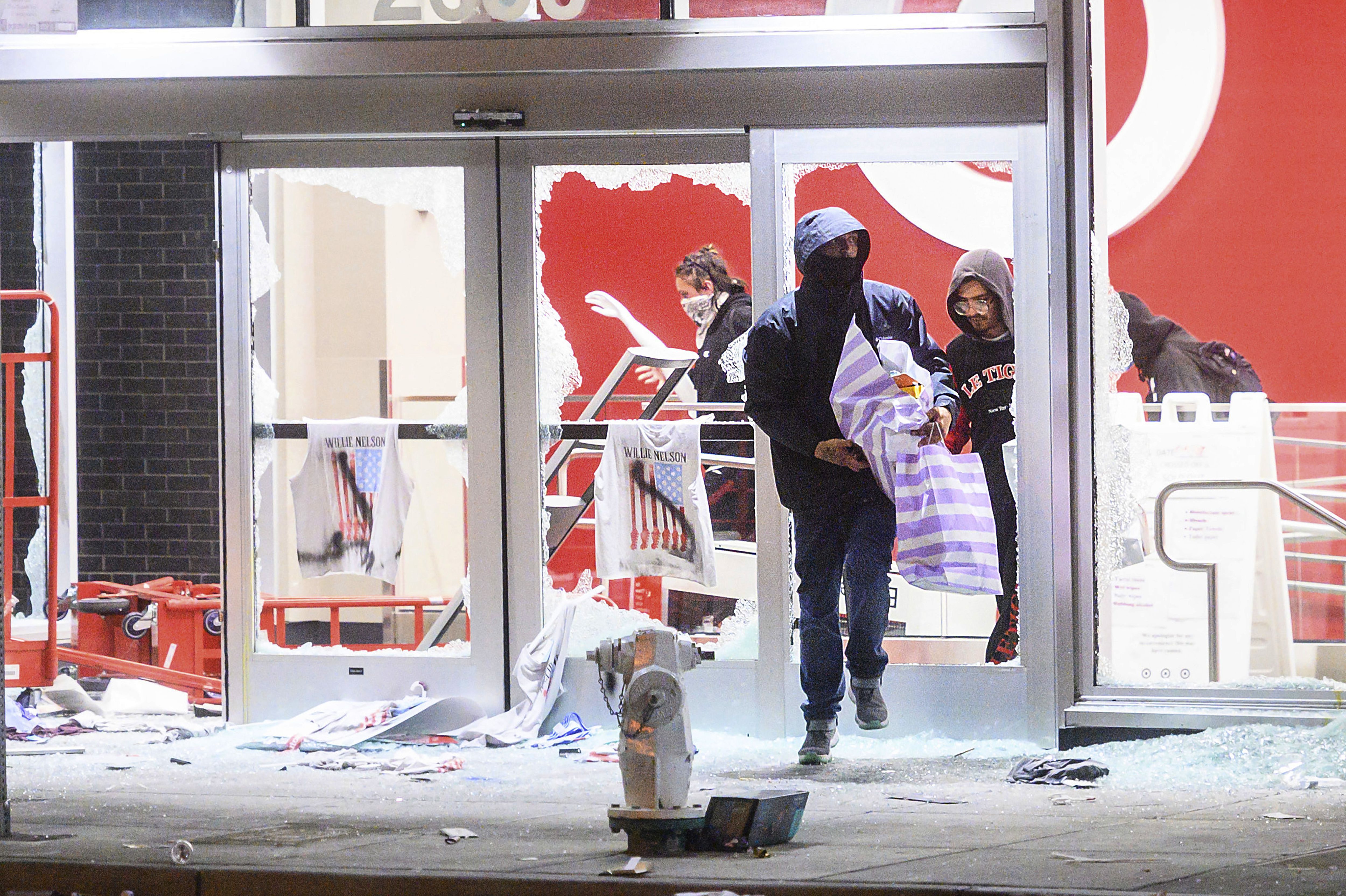 CVS reopening looted, vandalized stores in SF, Oakland 'quickly as