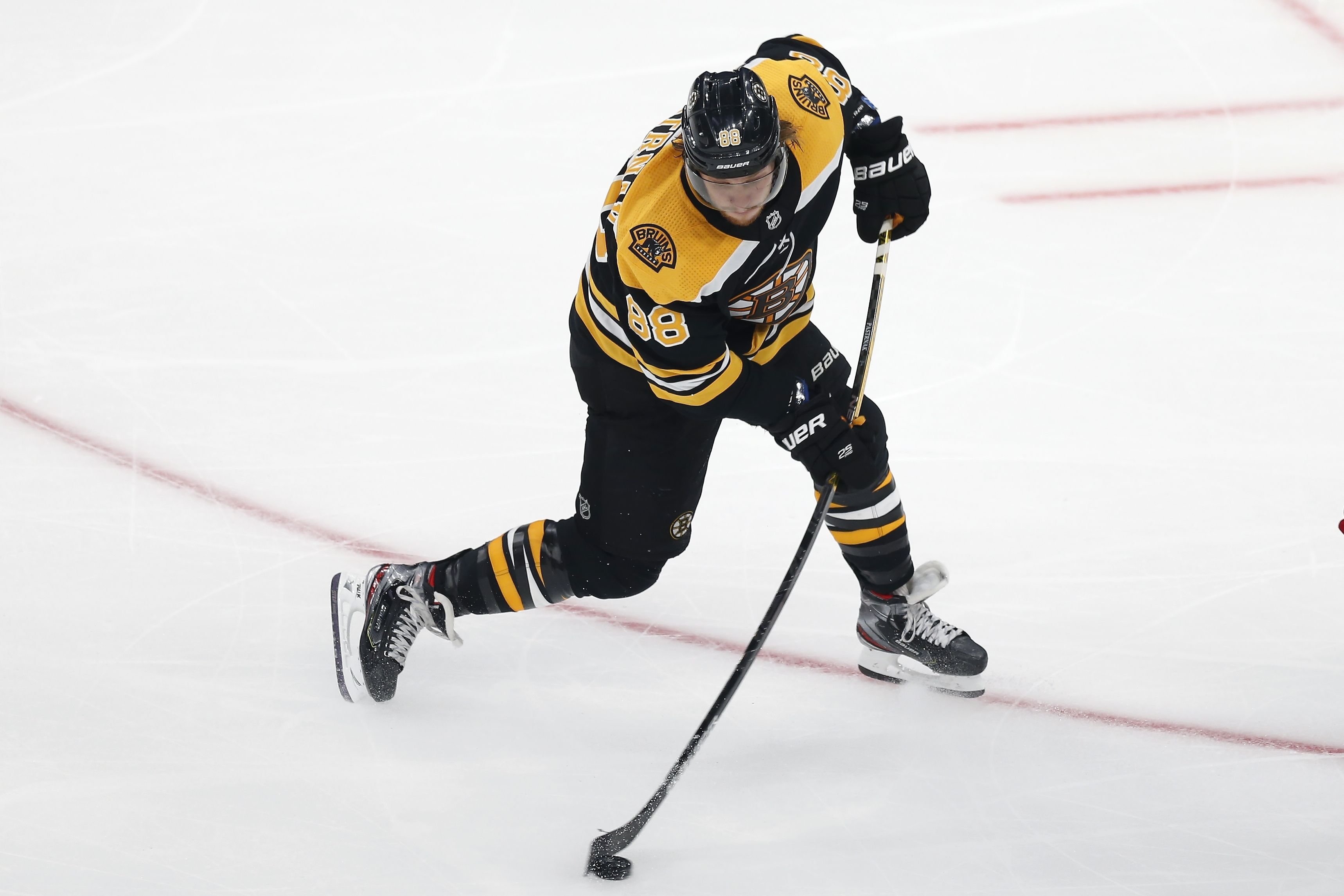 NHL SportsPicks Boston Bruins David Pastrnak 7-Inch Scale Posed