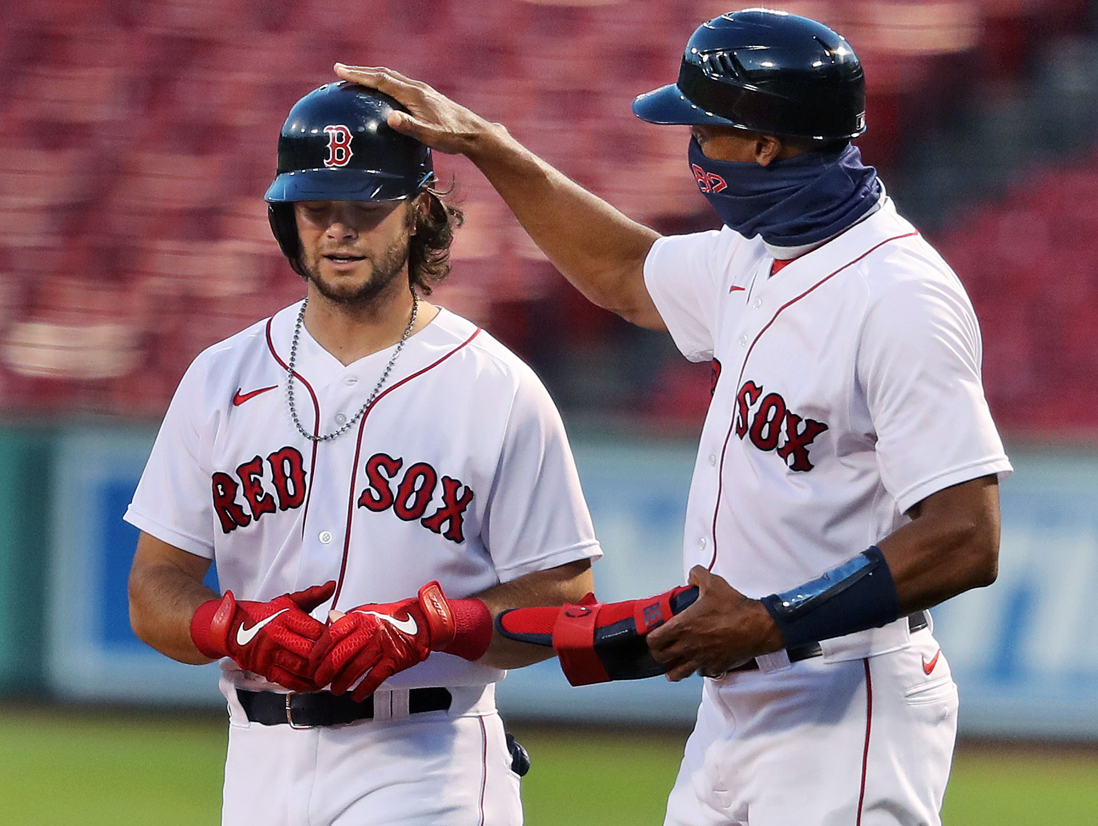 2018 College World Series: Boston Red Sox players Andrew Benintendi, Mitch  Moreland have rooting interest in tournament 