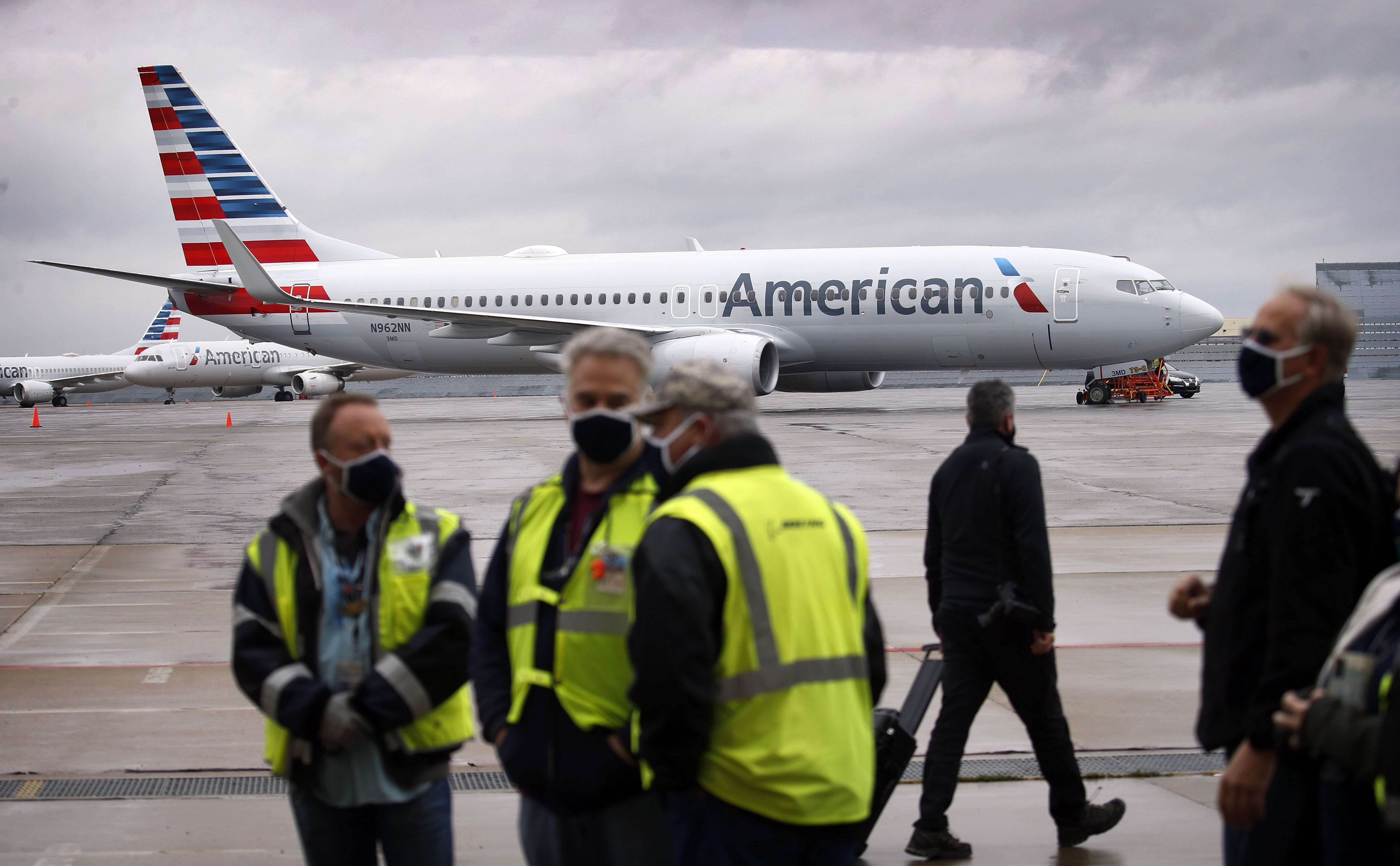 Paychecks By Christmas Eve American Airlines Awaits Stimulus With Plans To Recall Furloughed Workers