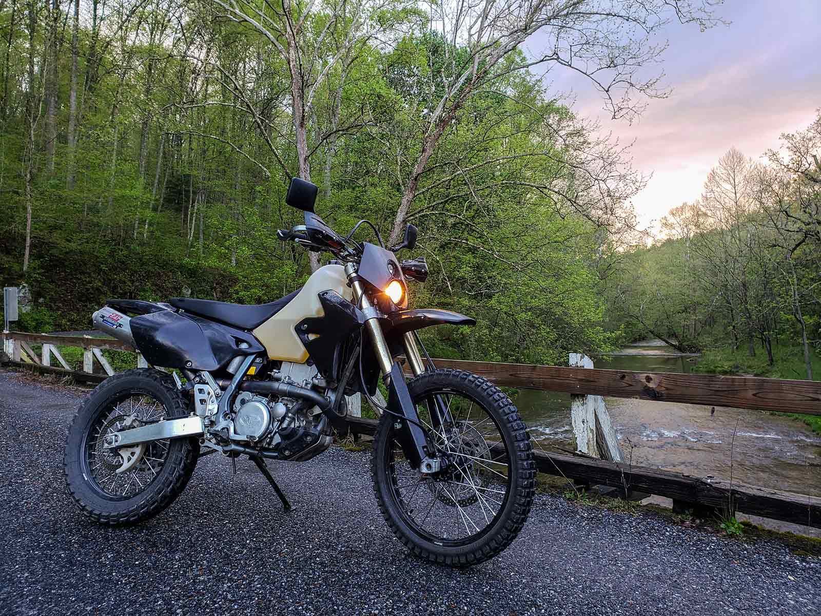 PROJECT Z400: HOW TO MAKE THE •09 SUZUKI BETTER, FASTER, & MORE FUN - Dirt  Wheels Magazine