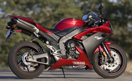 Relajante Autorización Pavimentación Yamaha YZF-R1 Review- YZF-R1 Sportbike First Ride- Photo Gallery | Cycle  World