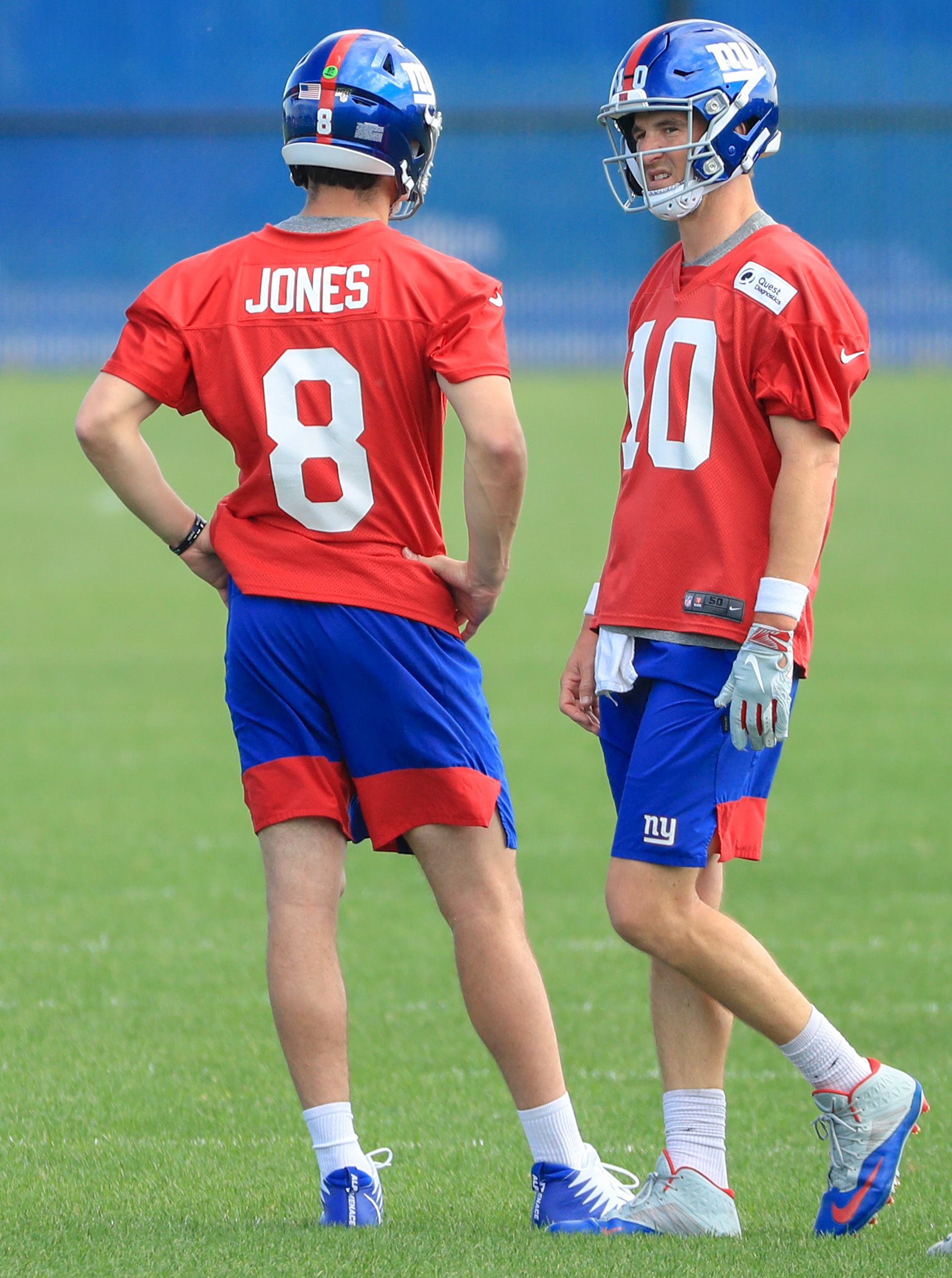 Daniel Jones rocking an Eli jersey at 10 : r/NYGiants