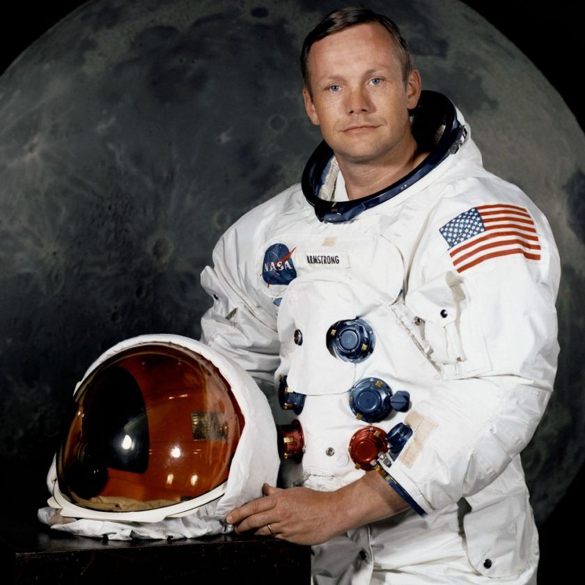 Neil_Armstrong_pose-1400-840x840.jpg