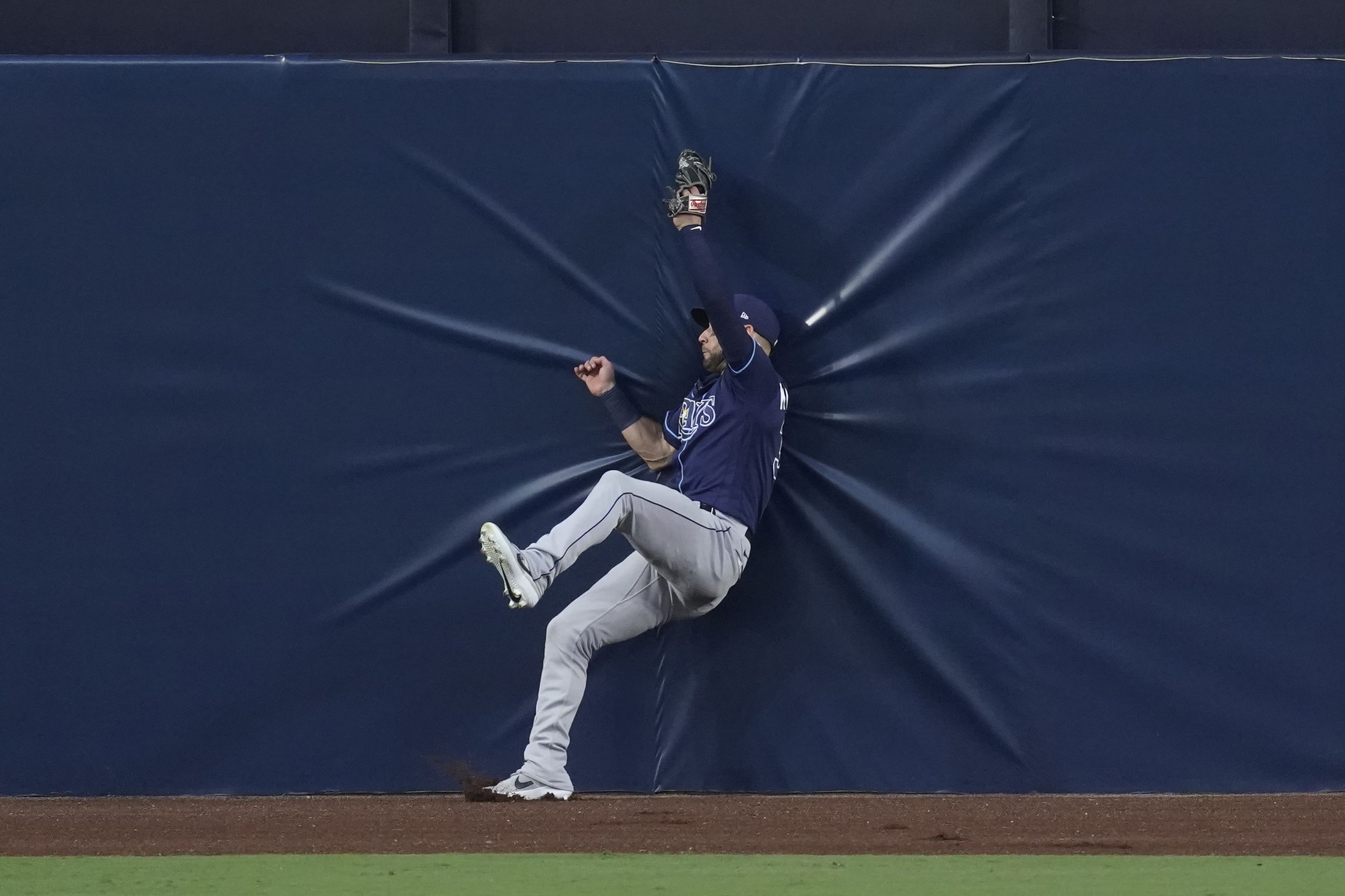 Michael Brantley catch: Astros LF makes stunning grab in ALCS Game 6