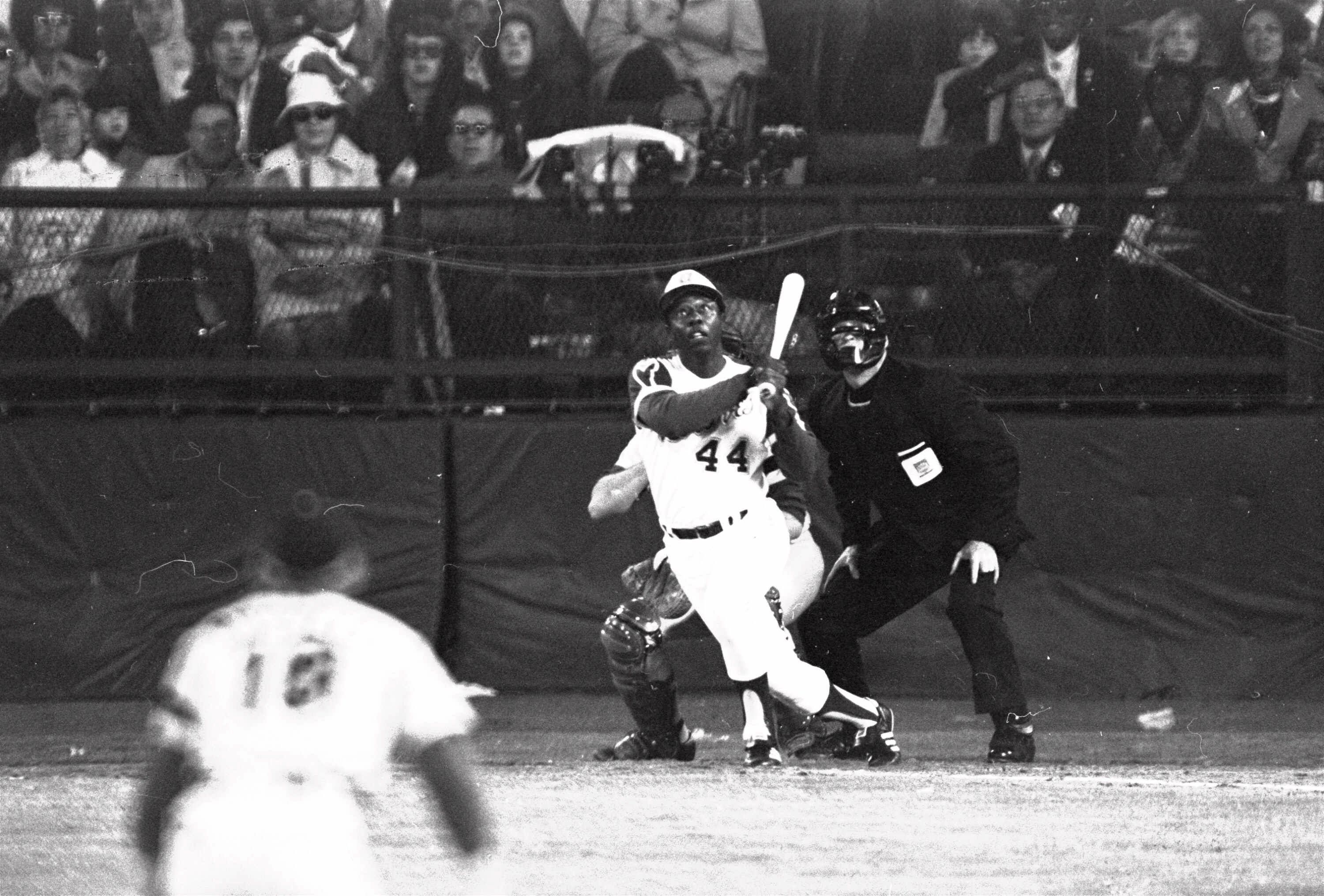 Hank Aaron, Braves legend and former home run king, dies at 86 - The Boston  Globe