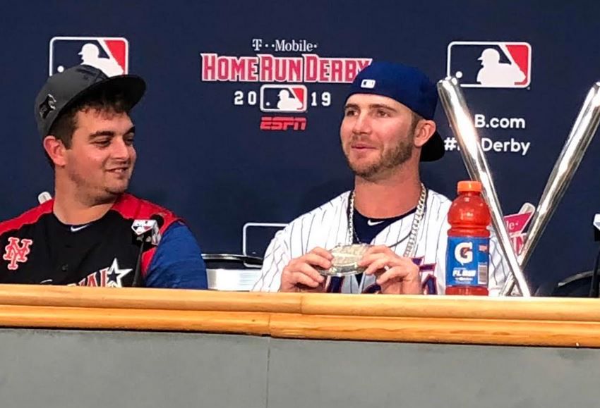 Look: Pete Alonso wore his Home Run Derby chain to the bar after win