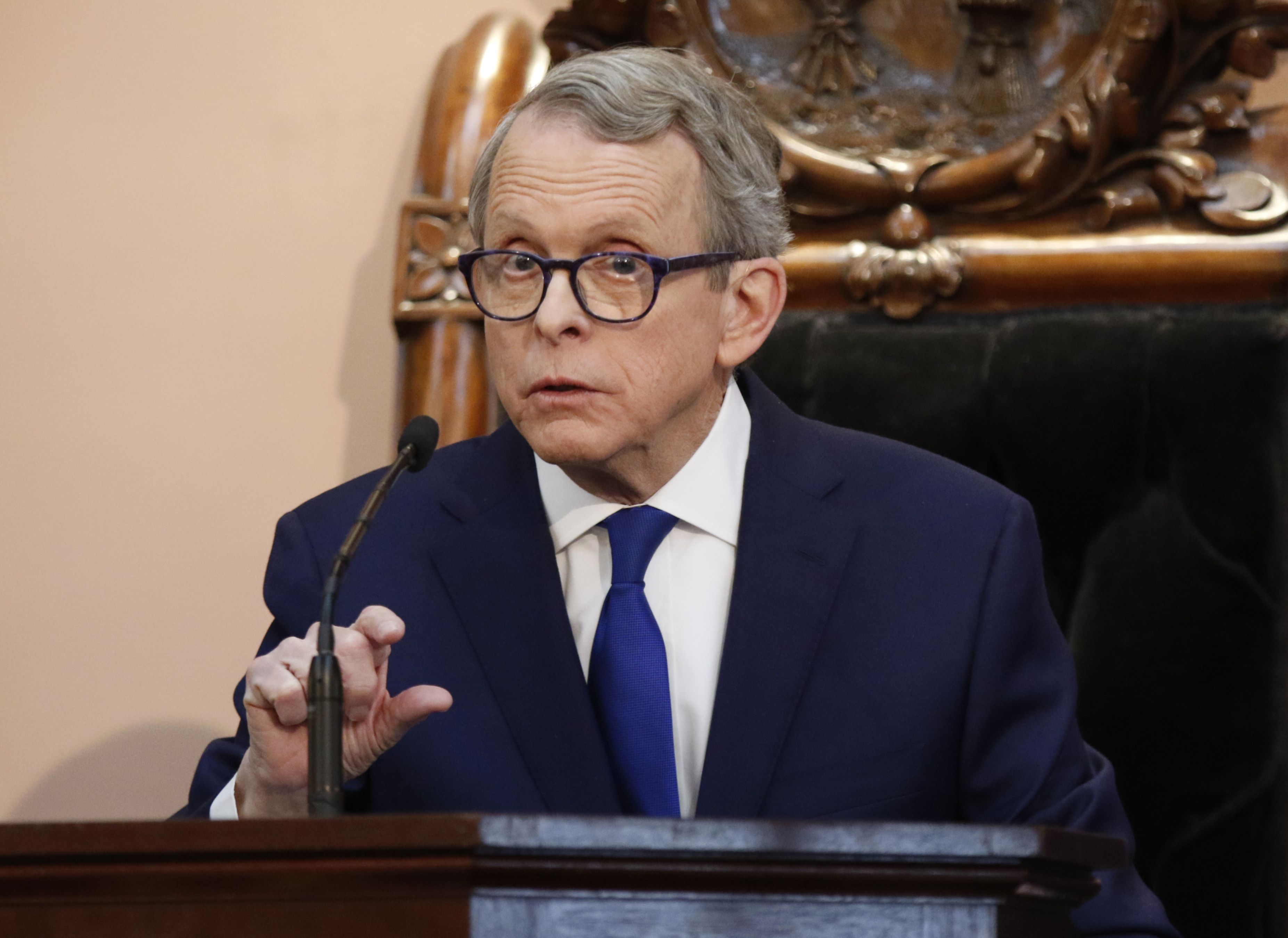Gov. Mike DeWine calls for gun background checks, 'red flag' law in wake of  Dayton mass shooting 