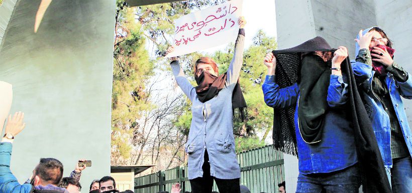 anti-government-protest-in-iran-40403675