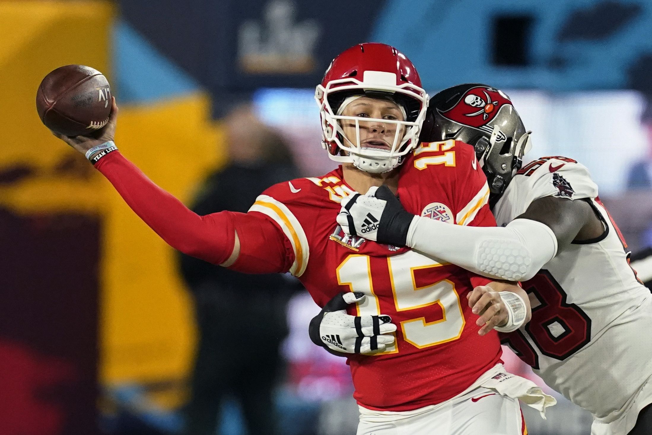 Chiefs expect Mahomes by summer; Fisher, Schwartz by fall