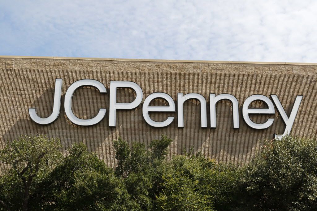 JCPenney After Christmas Stock-Up Sale TV Spot, 'Elevator' 