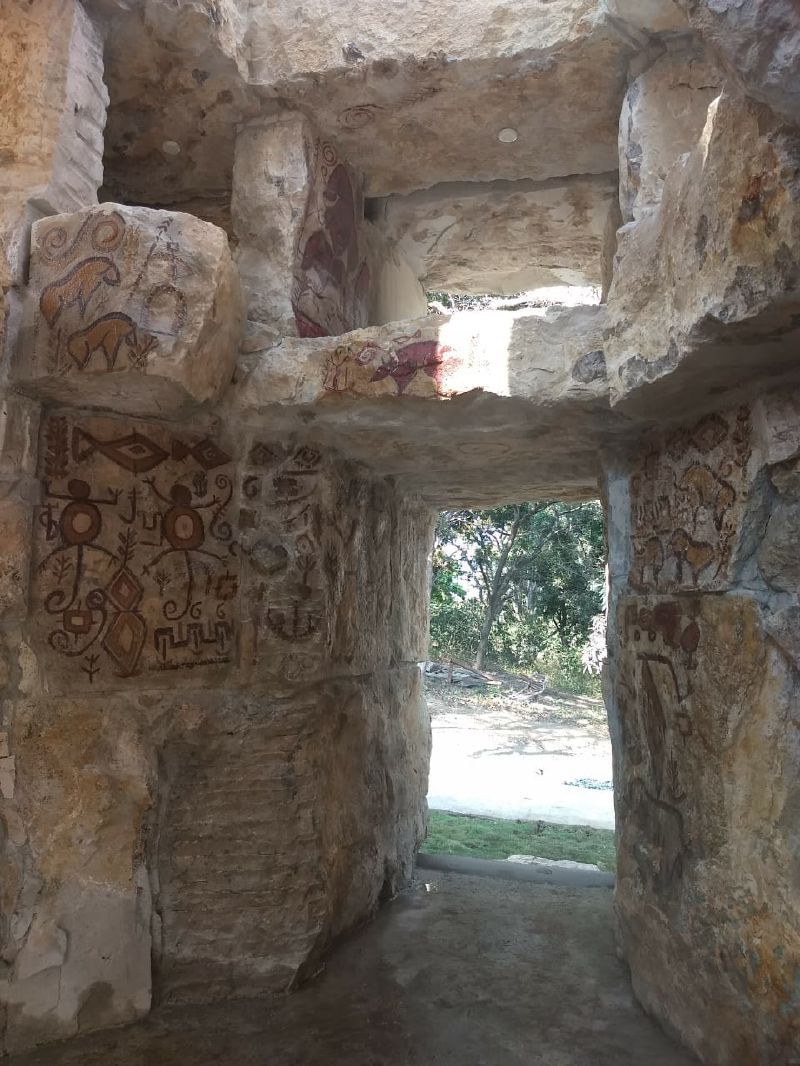 Arte rupestre prehispánico es plasmado en escultura
