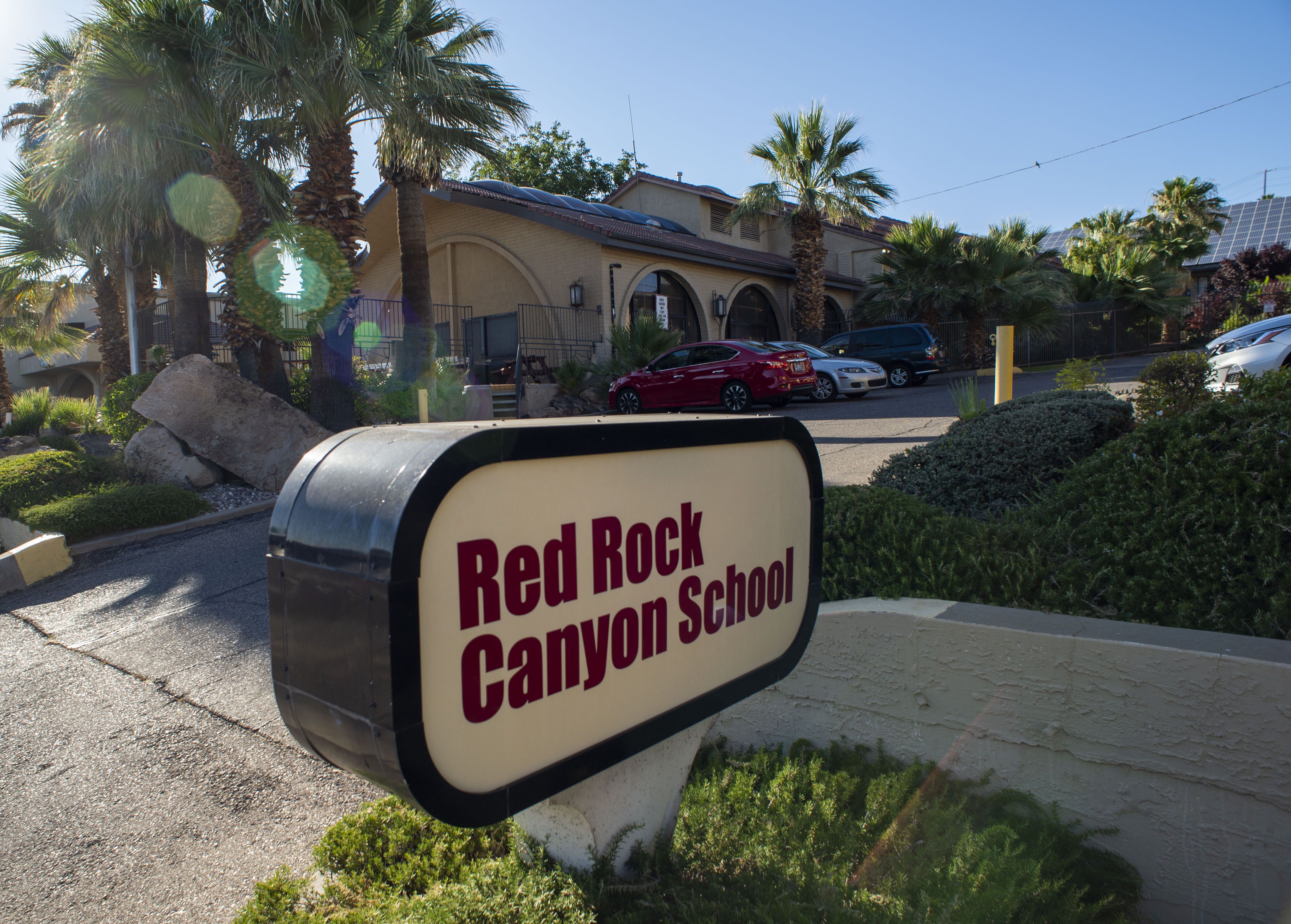 kontanter Rund ned tofu After a riot, increasing violence and now sex abuse allegations, Red Rock  Canyon school will close