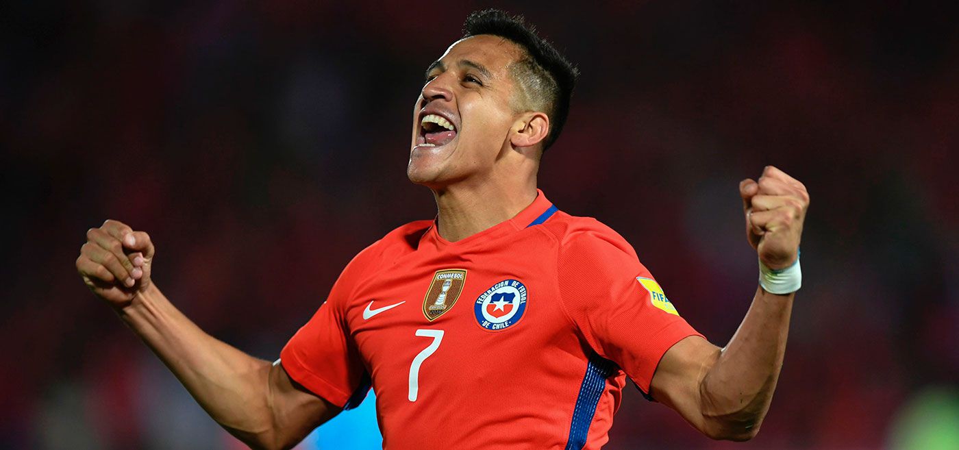 Alexis Sánchez celebrando ante Uruguay.