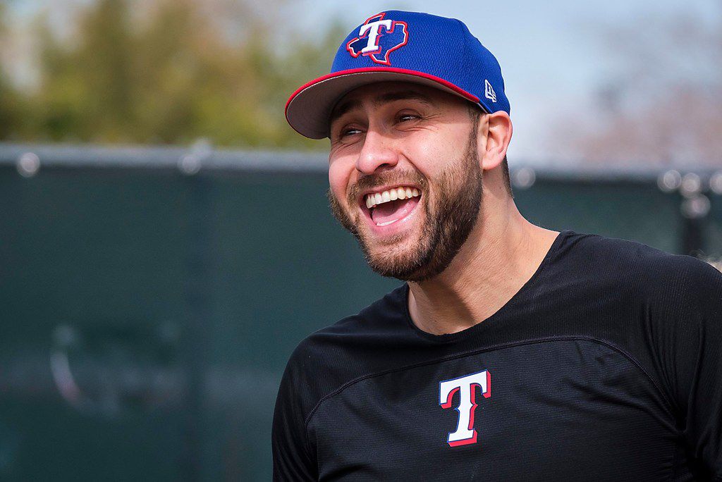 Rangers manager Chris Woodward '100 percent comfortable' with Joey Gallo  playing center field