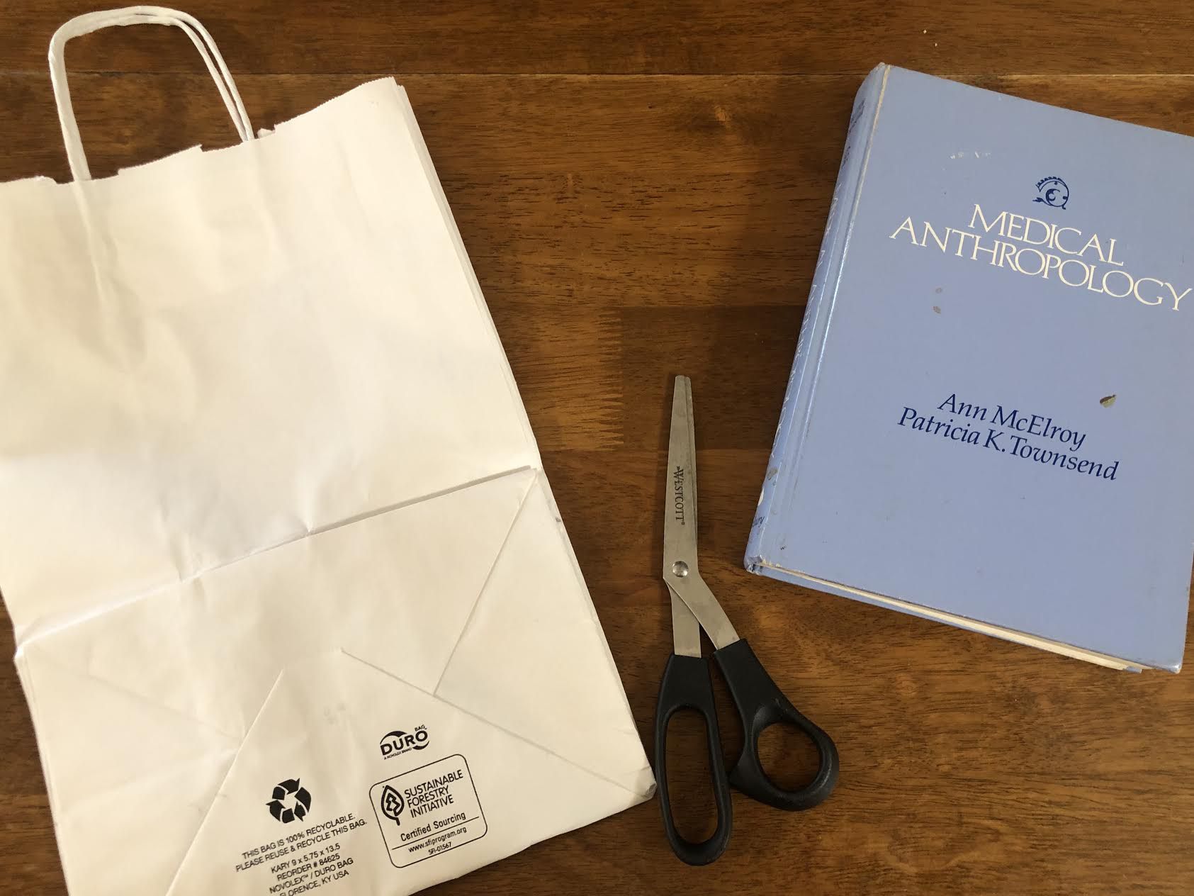 Bookstore Switches from Plastic to Paper Bags