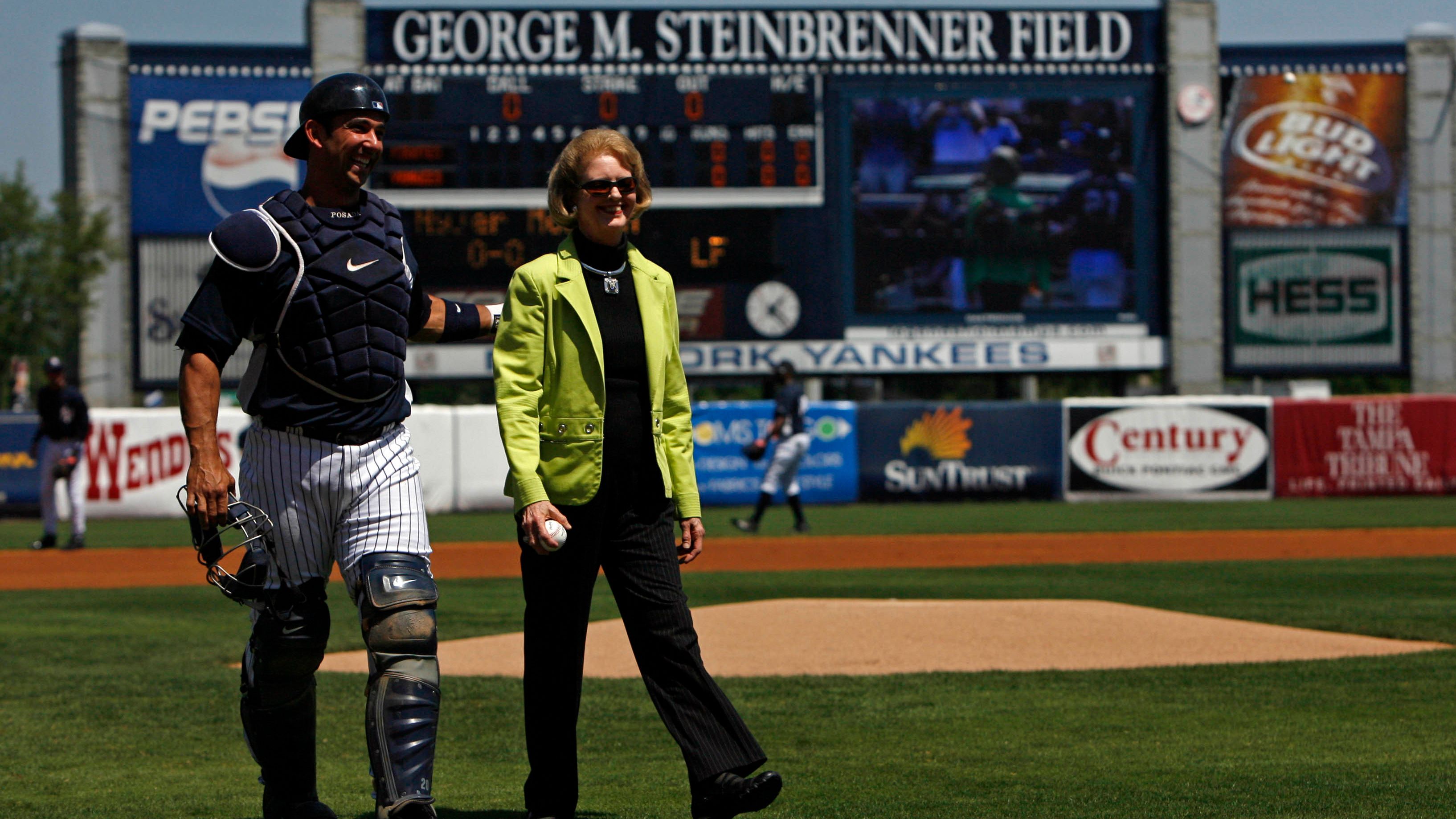 Report: Derek Jeter's support of Jorge Posada irks Yankees 