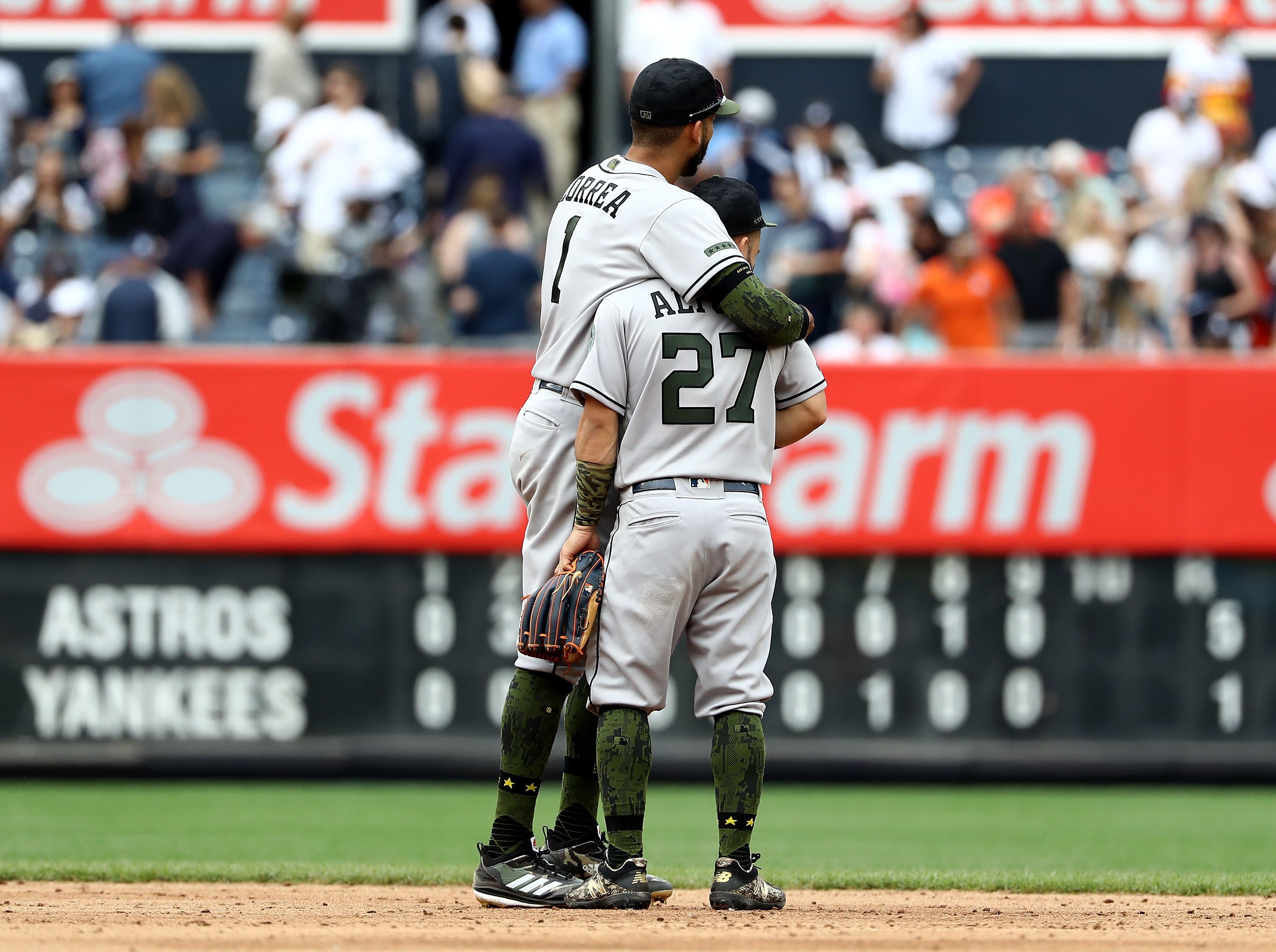 Jose Altuve vs Aaron Judge Height: How the 13-inch height difference  between towering Yankees star and diminutive Astros hero created an iconic  meme