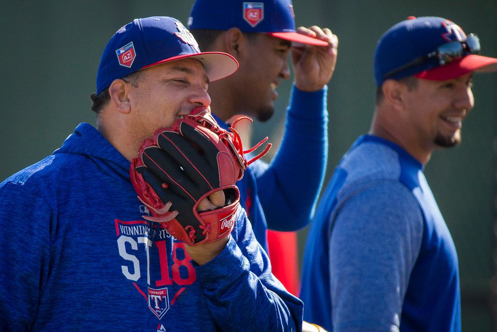 Bartolo Colon, Rangers discussing minor league deal