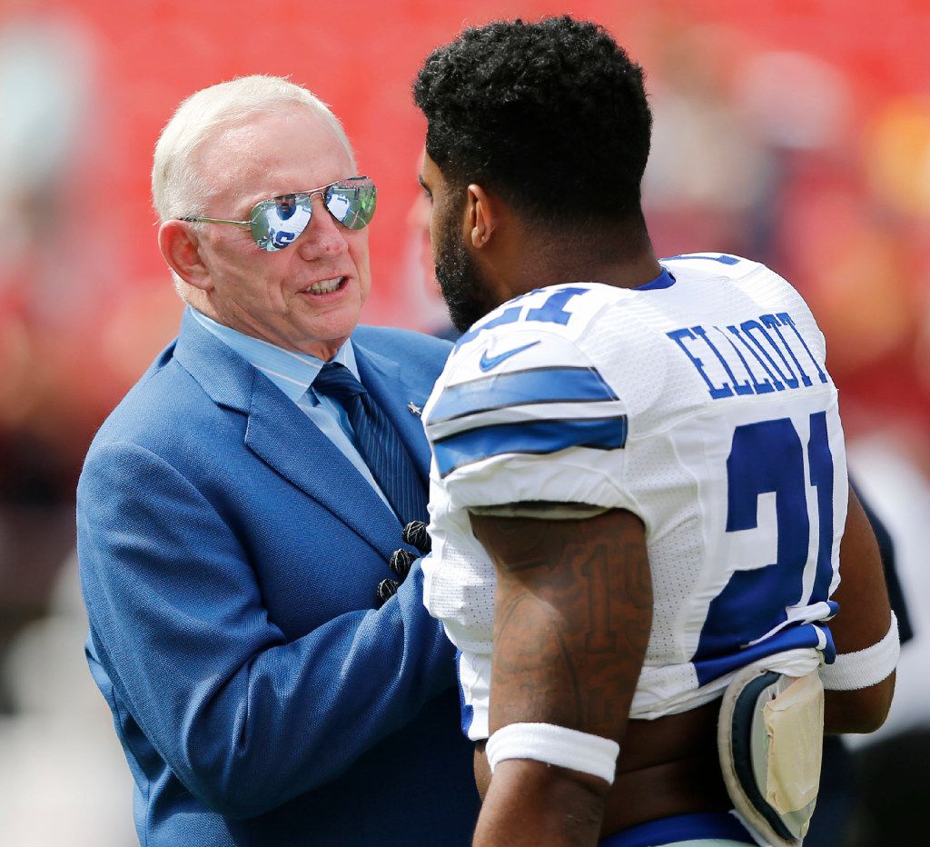 Jerry Jones Provides Ezekiel Elliott Injury Update for Week 10