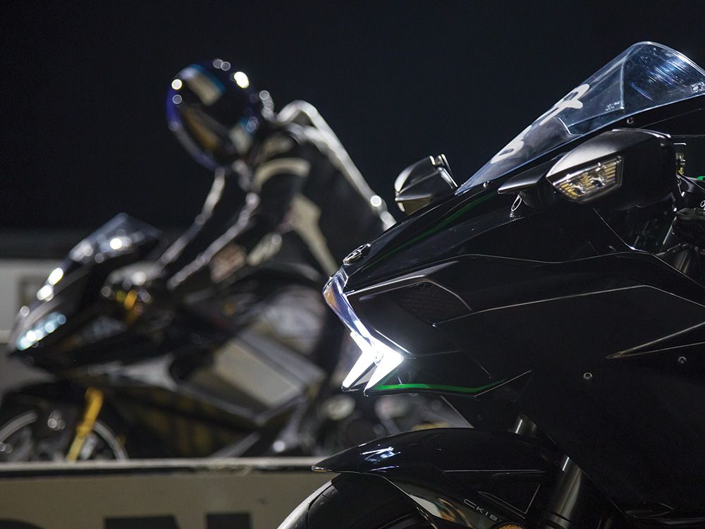 Kawasaki H2 vs. LS-218 | Motorcyclist