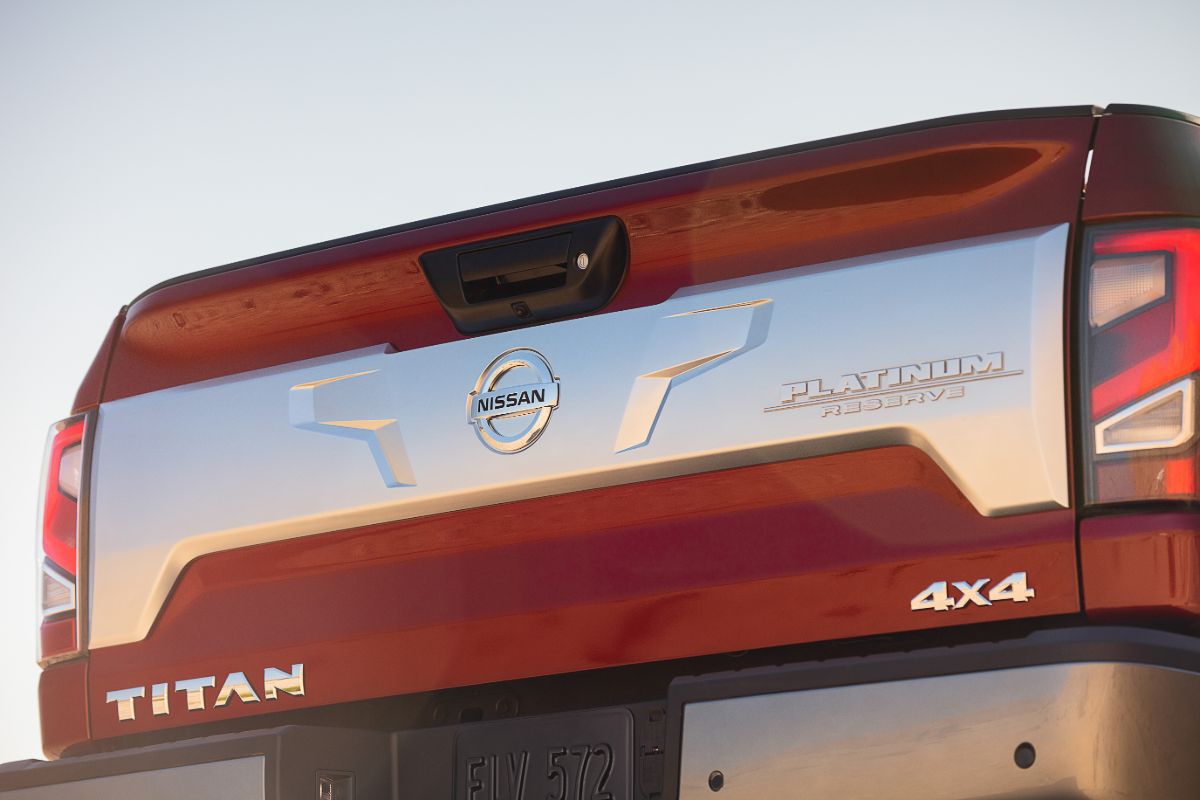 2020-nissan-titan-platinum-reserve-5.jpg