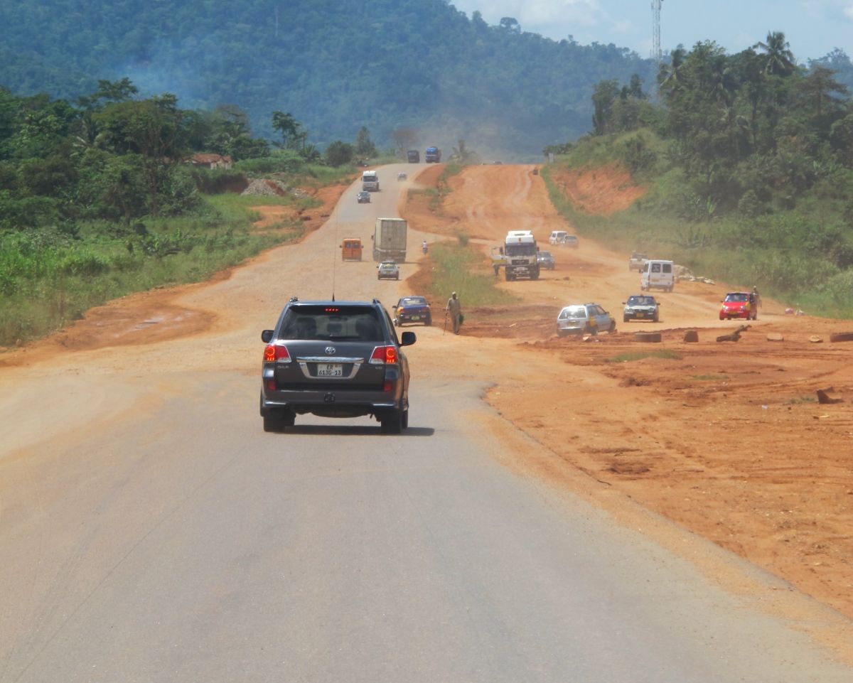 africa-dirt-road-motorway-961354.jpg