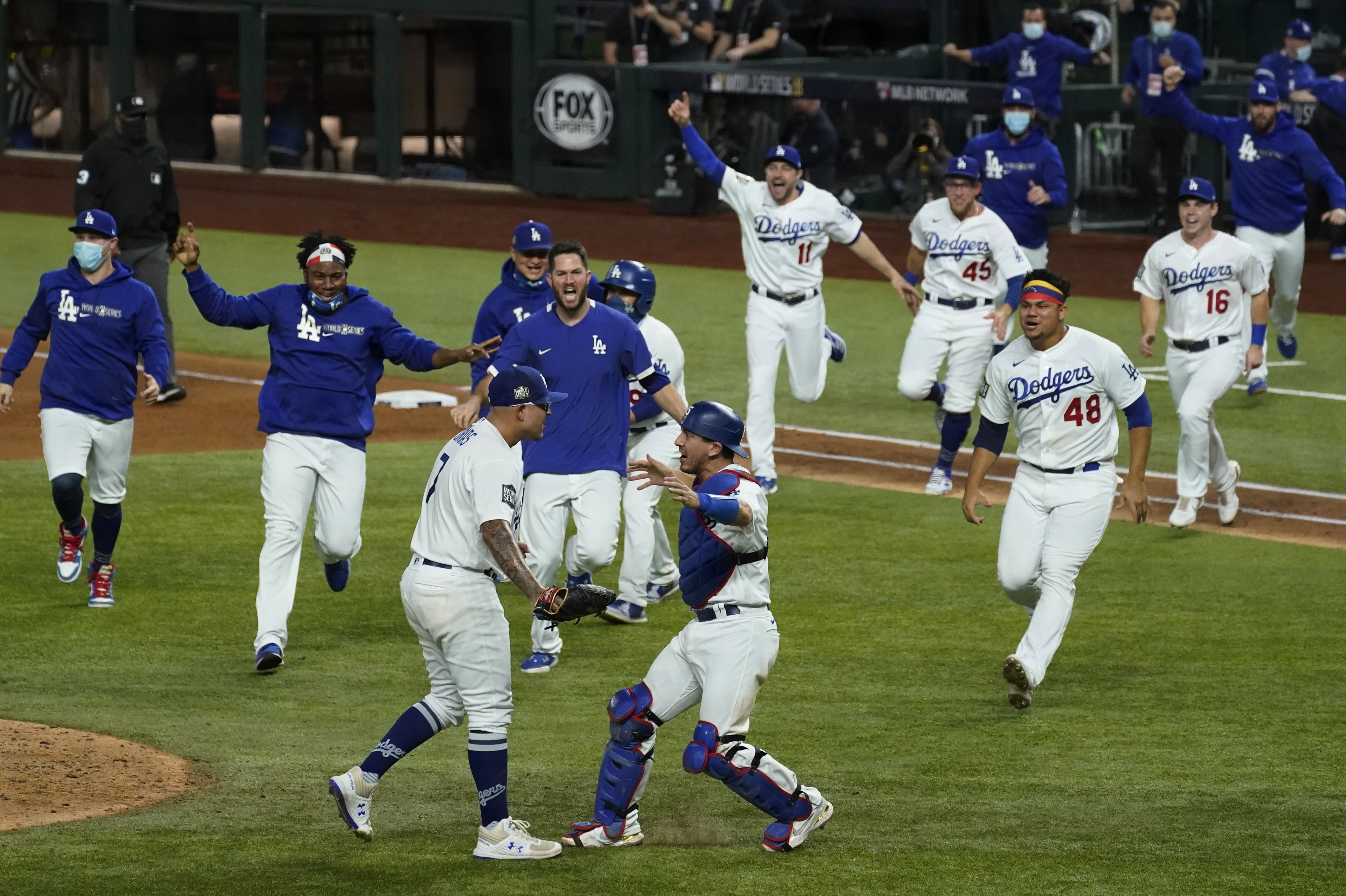 Dodgers' Dave Roberts not expecting Trevor Bauer back after seven-day leave  - The Boston Globe