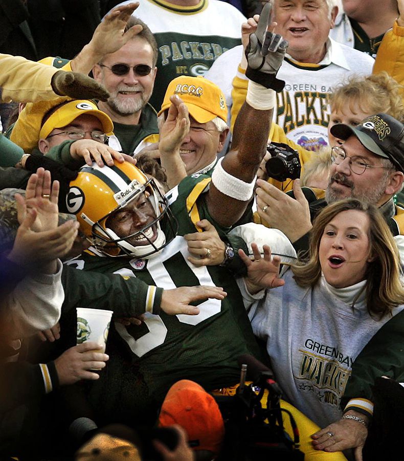 Fans of Donald Driver