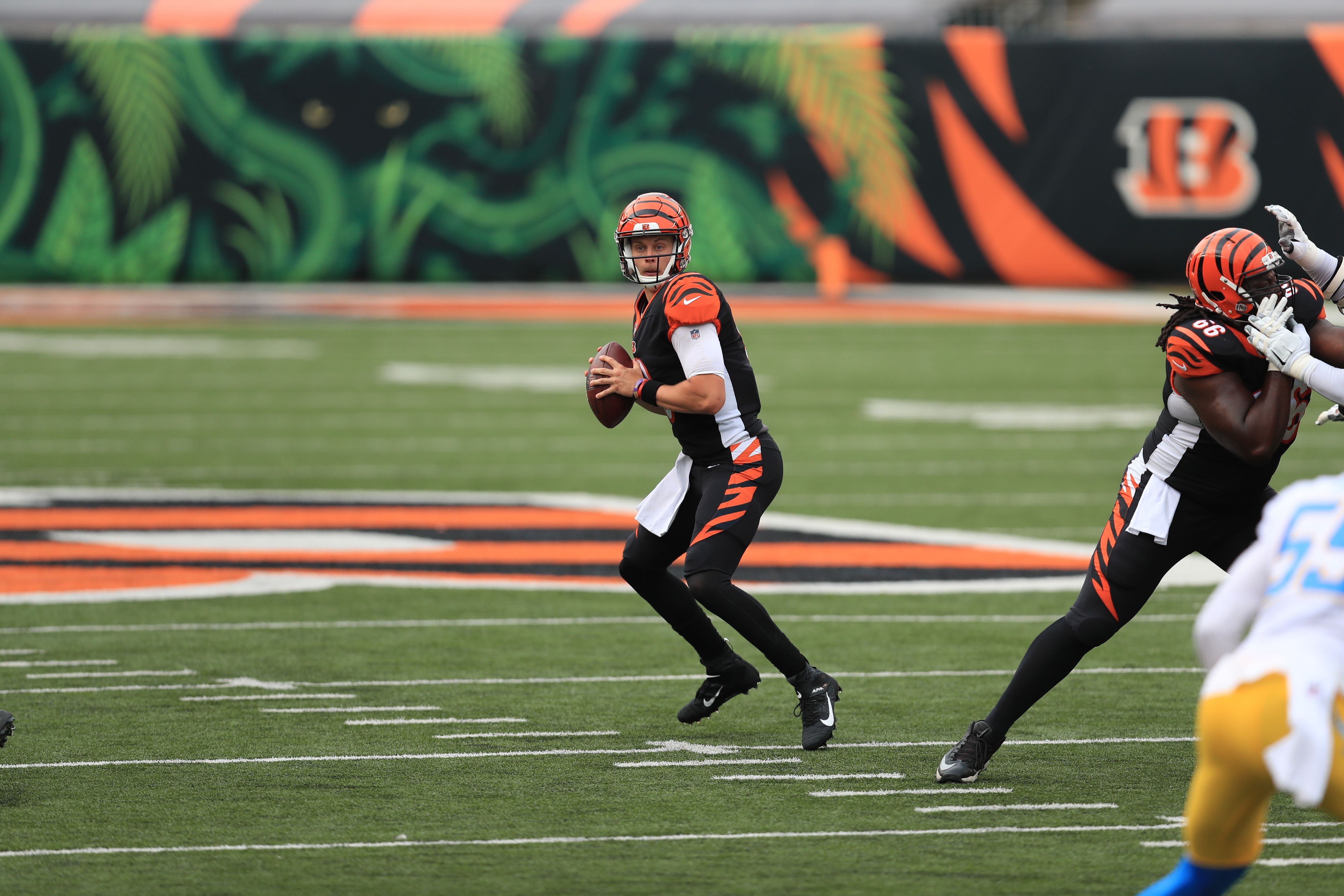 Cincinnati Bengals center Trey Hopkins works with students to help with  social justice initiatives