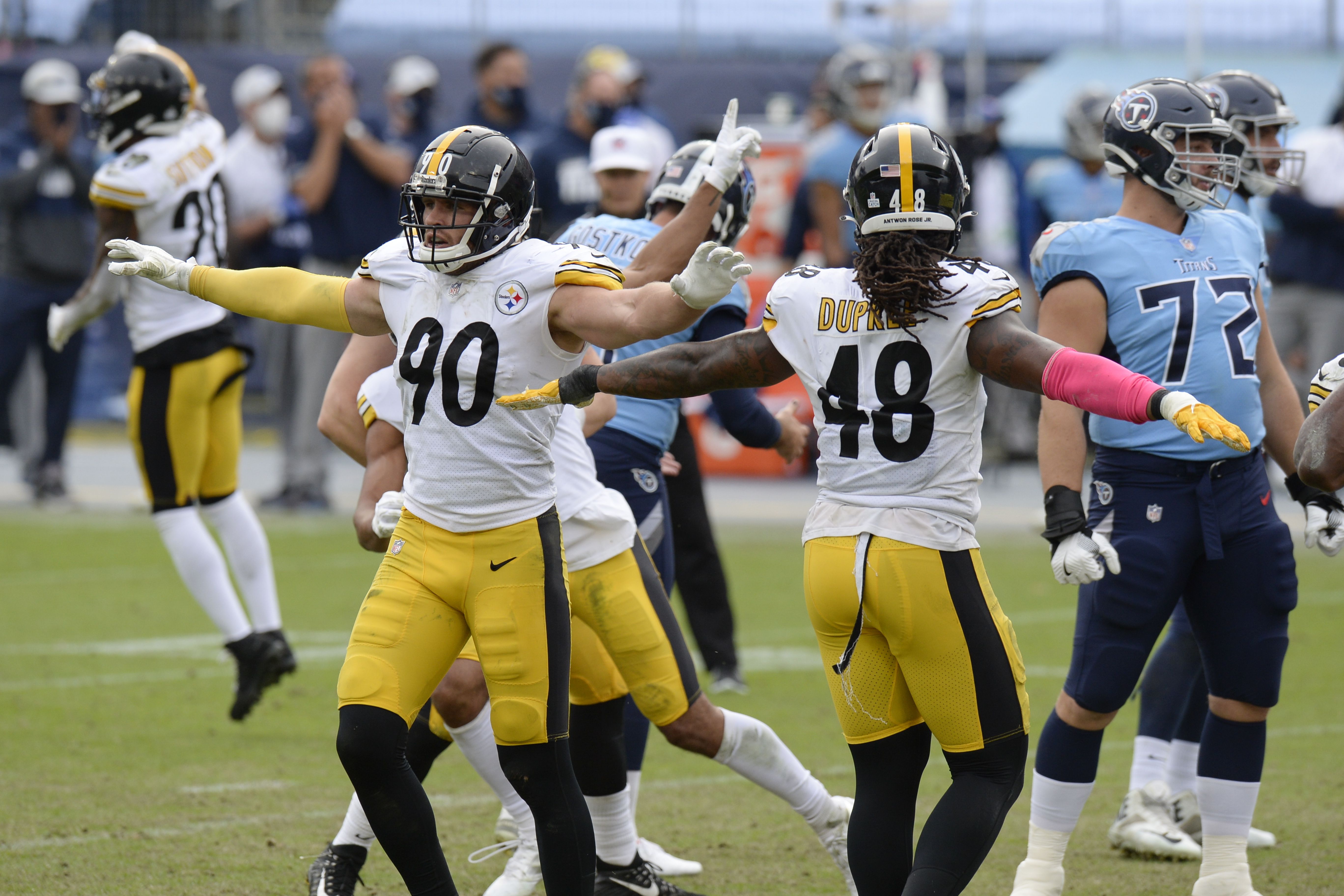 Unbeaten Steelers reach top spot in AP Pro32 poll