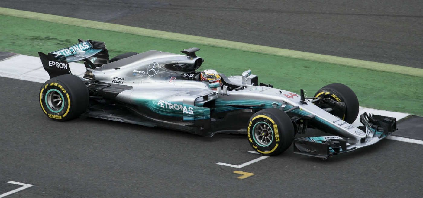 mercedes-presenta-w08-18277979