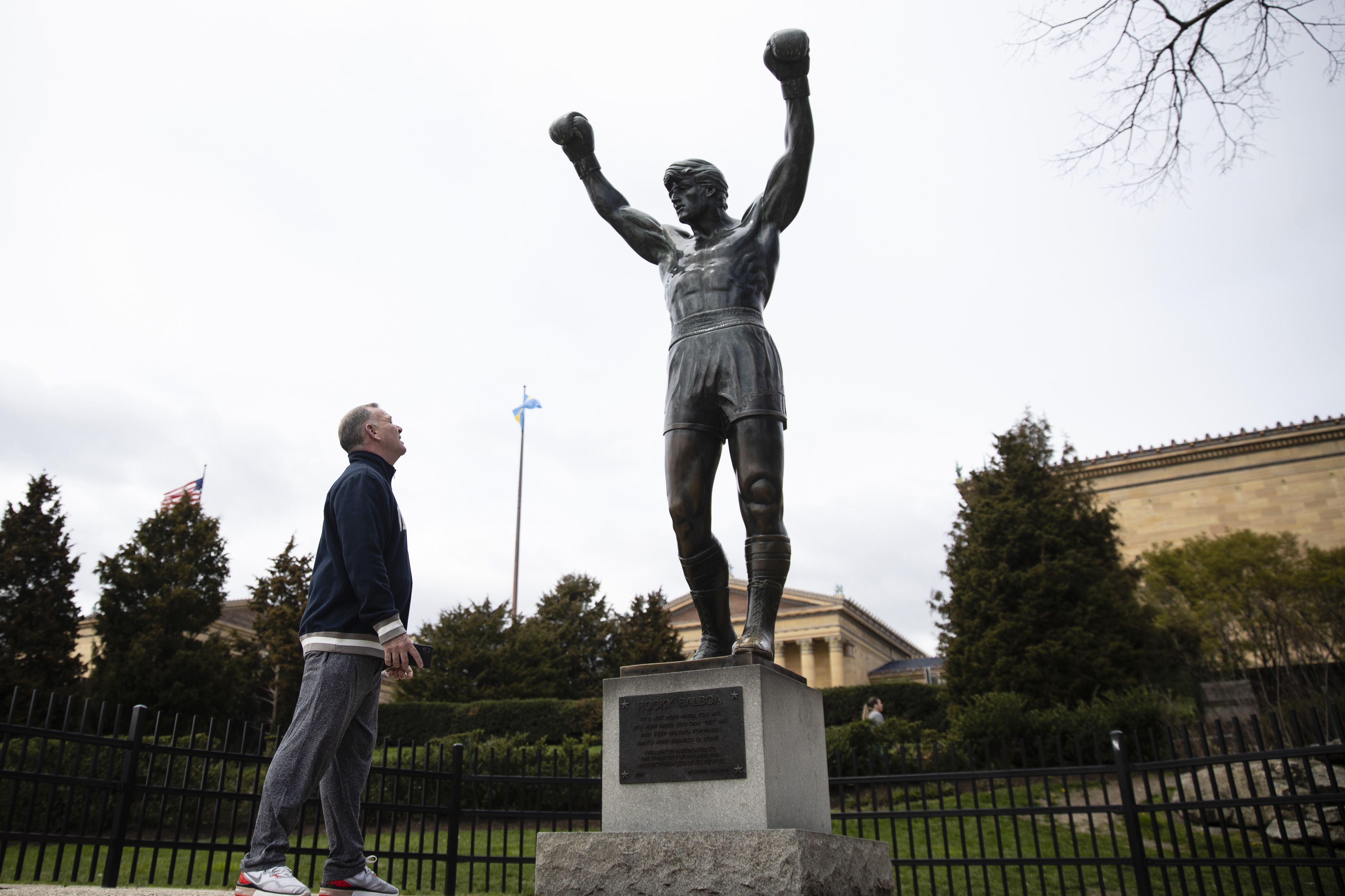 Sylvester Stallone surprises New Jersey high school kids during their visit  to 'Rocky' statue in Philly