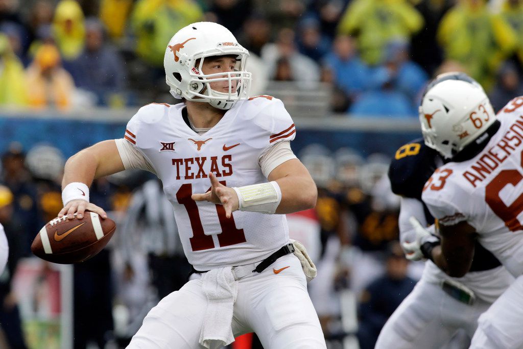 Sam Ehlinger Improvises on 50 Yard TD! 