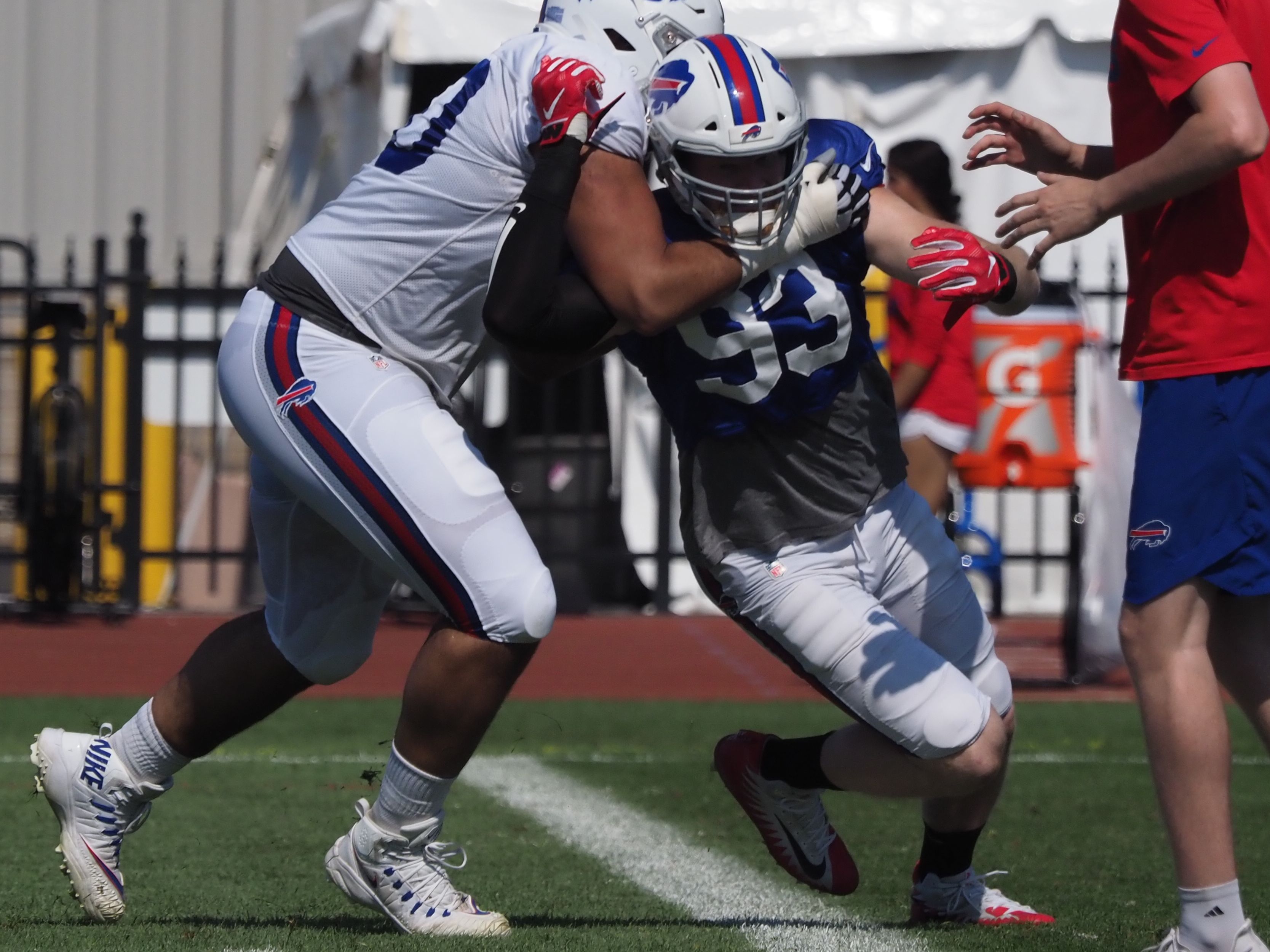 Lorenzo Alexander visits Bills training camp