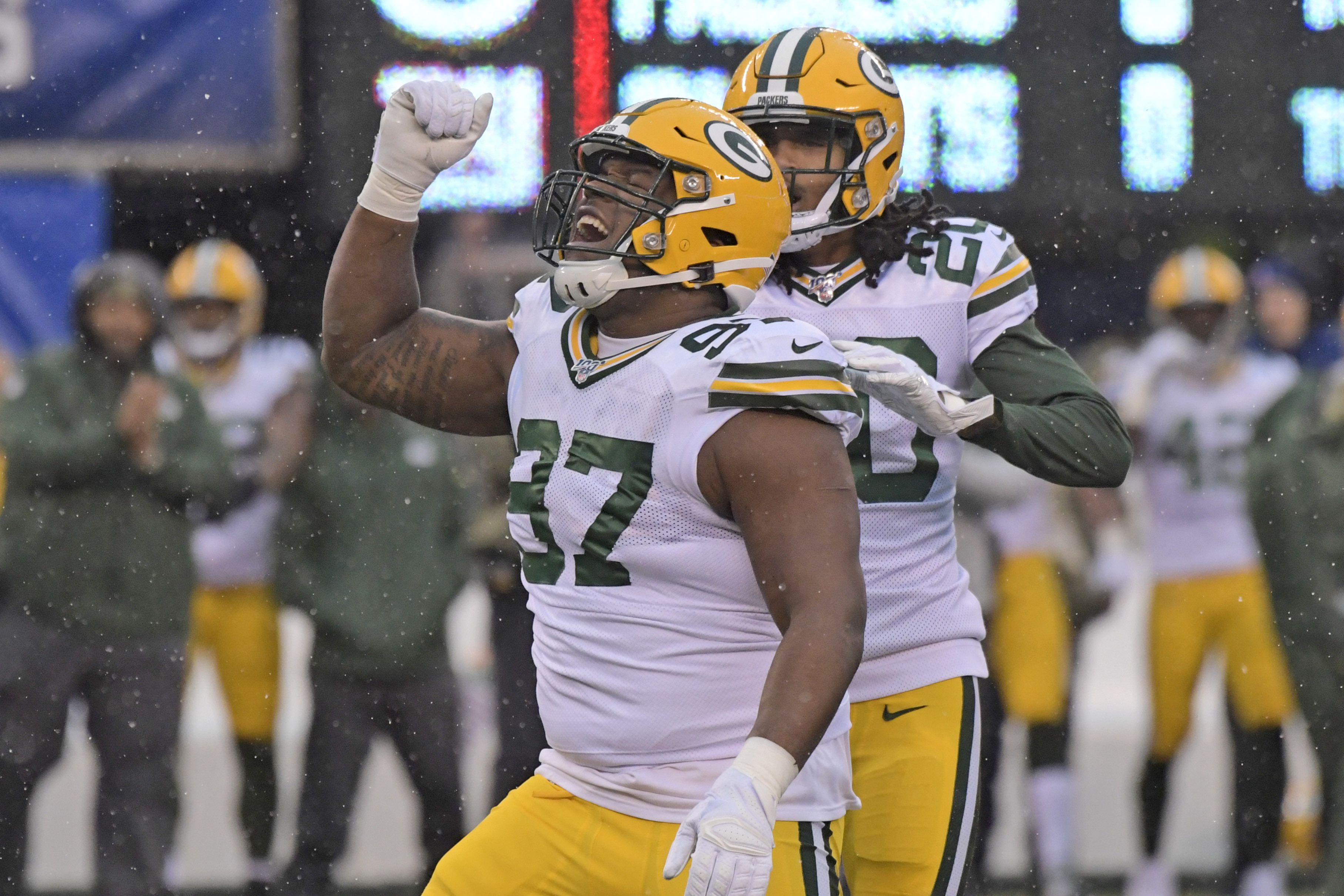 Kenny Clark signs $70 million, 4-year extension with Packers