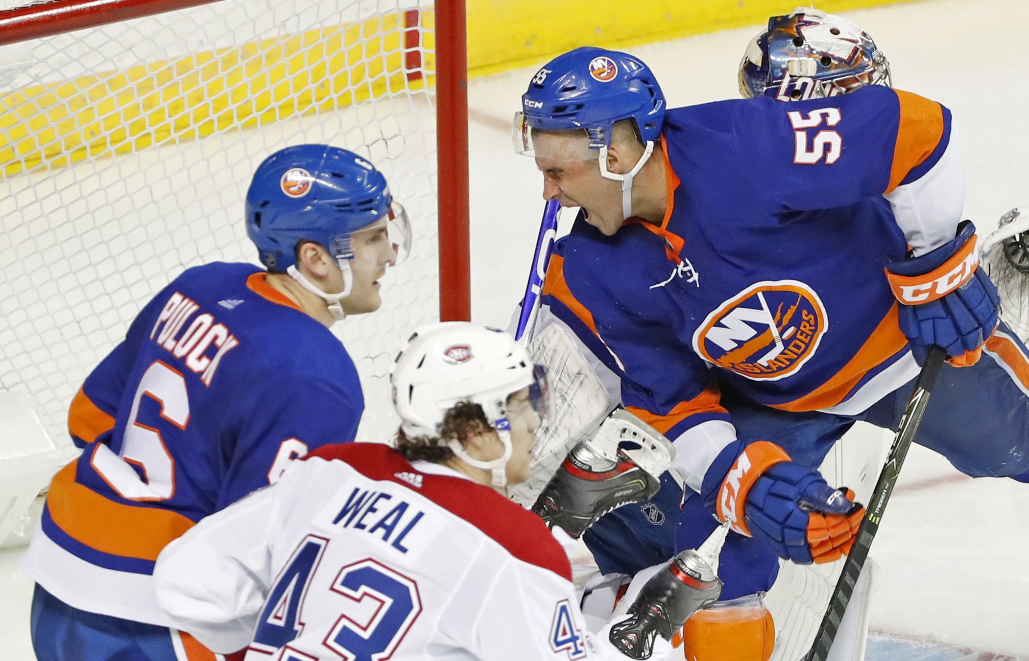 Islanders' Boychuk leaves after taking skate blade to face