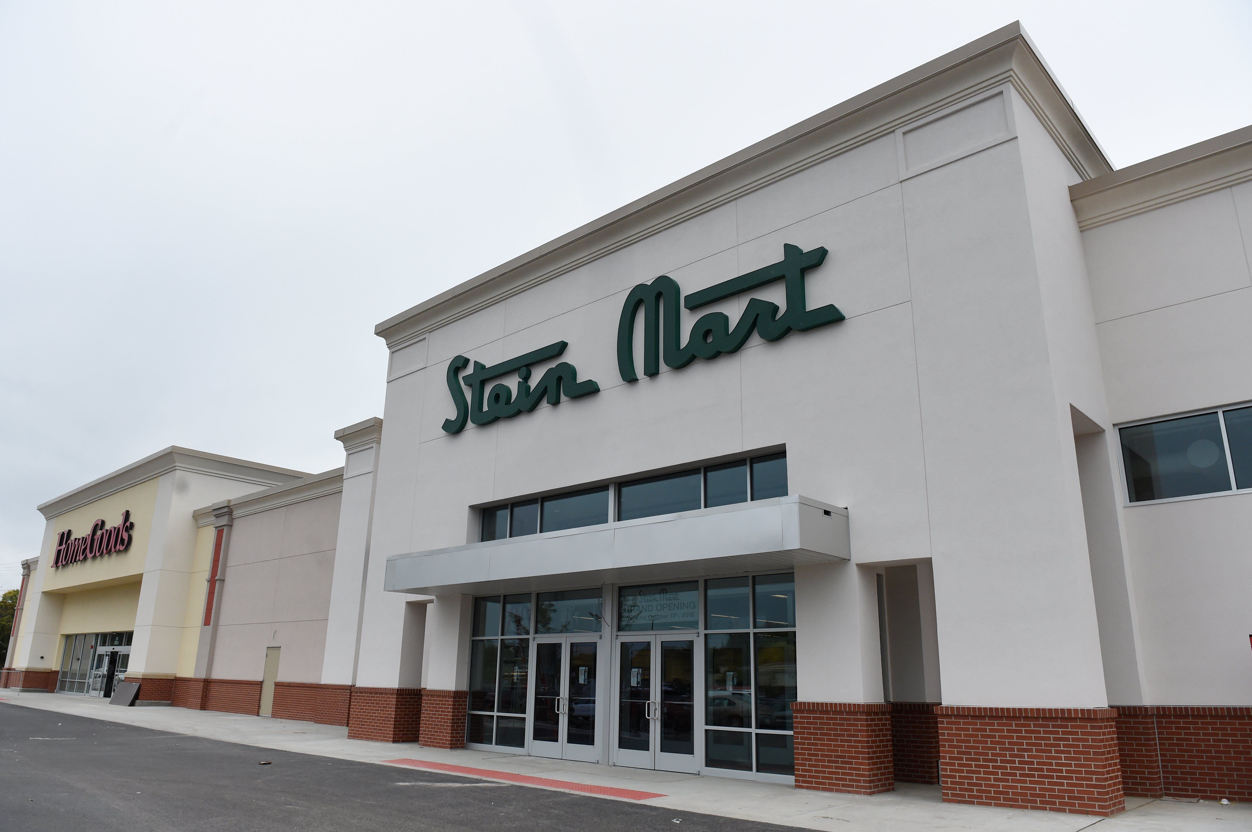 Stein Mart begins liquidation sales at all stores