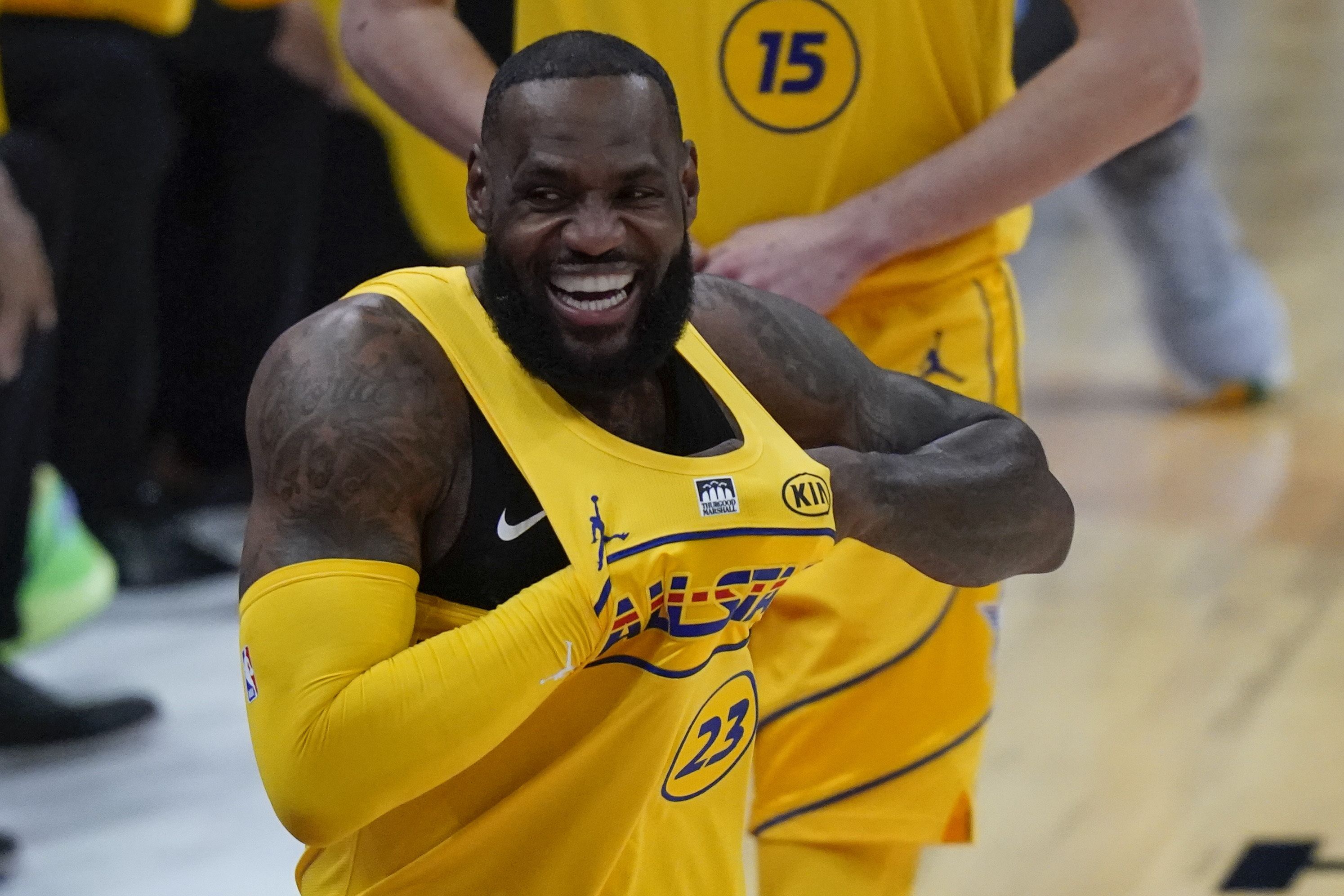 LA Lakers Advance to Western Conference Finals, Celebs Seated Courtside