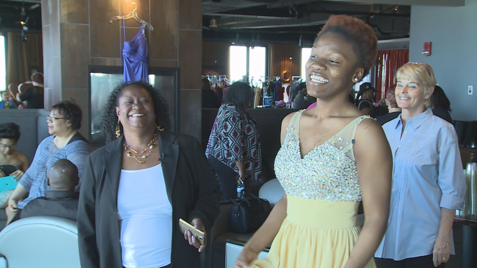 Woman starts boutique to give free prom dresses to students in need