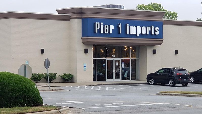 Pier 1 to Close Rosslyn Store