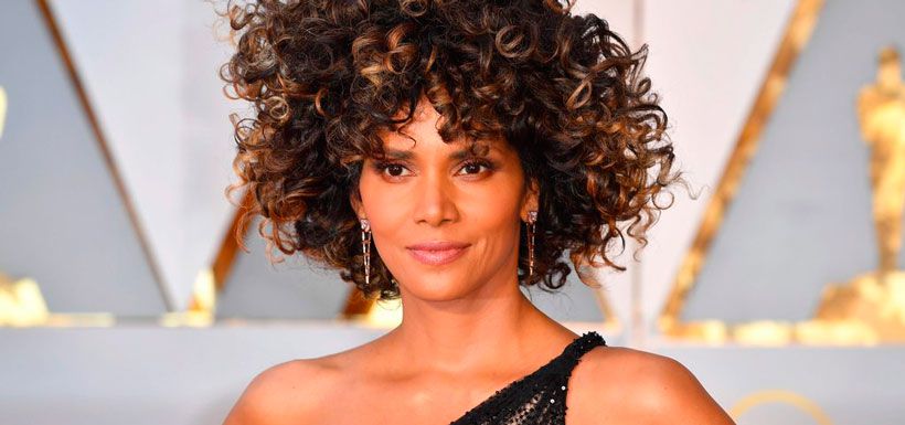 Halle-Berry-Hair-Makeup-2017-Oscars.jpg