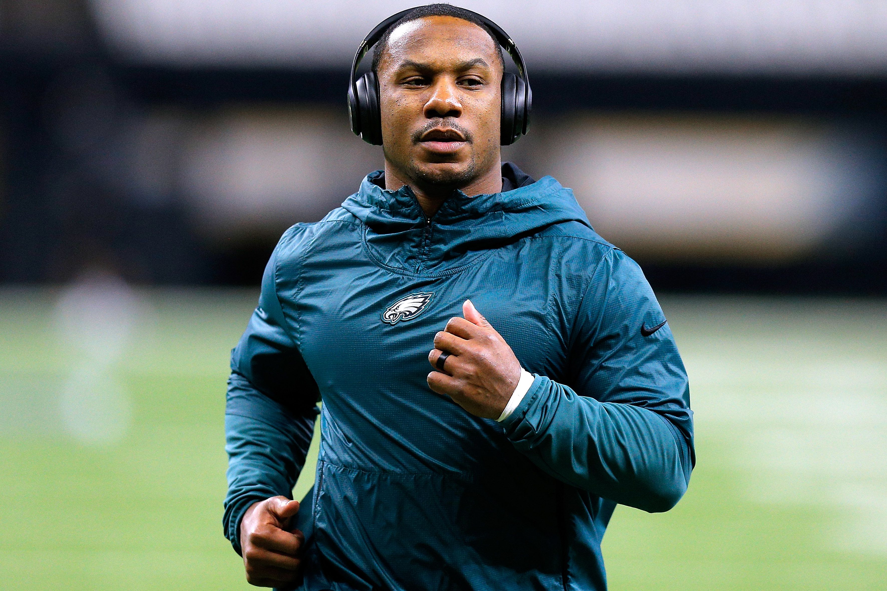 Philadelphia Eagles re-sign running back Darren Sproles 