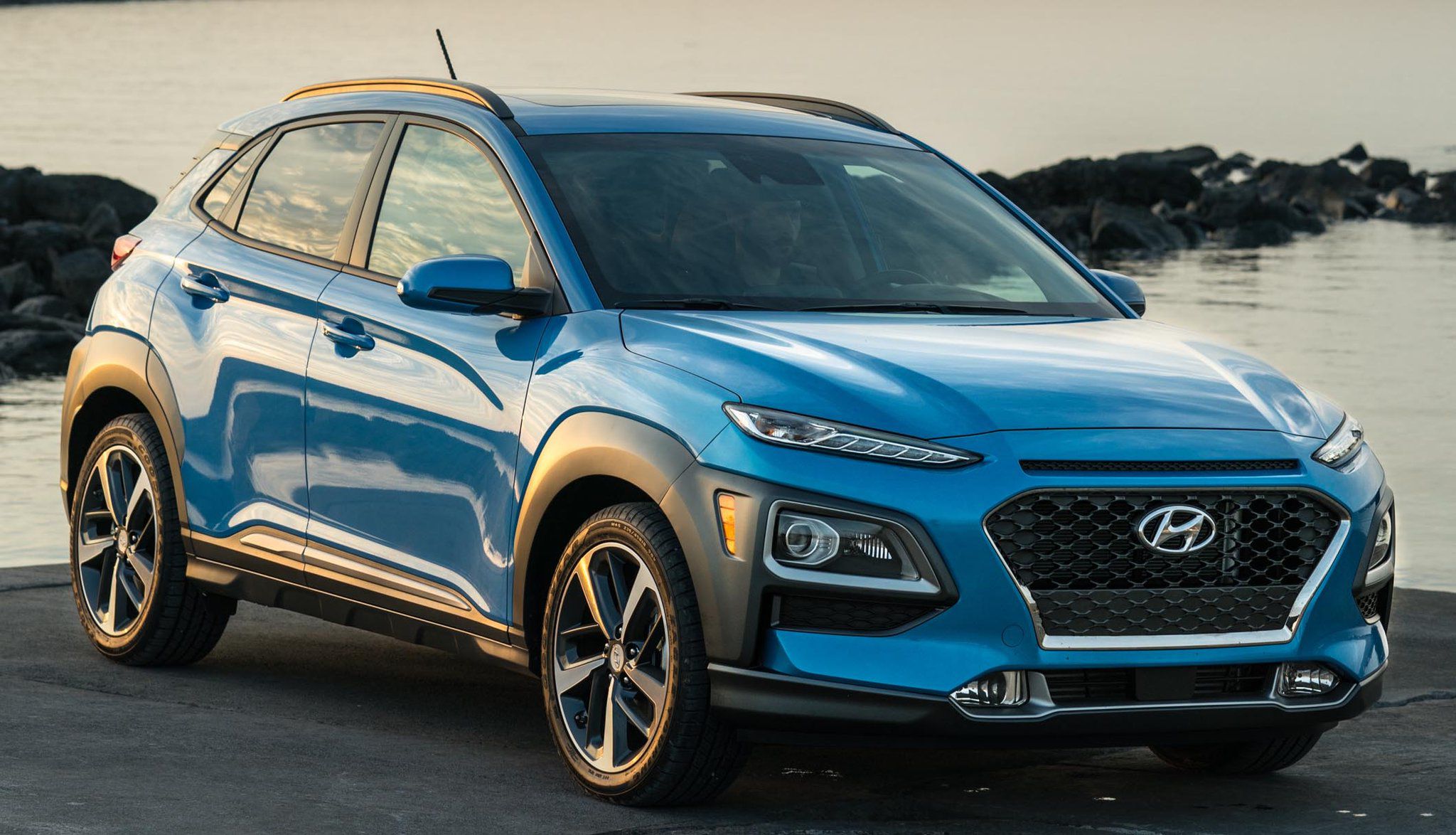 19 Suv Of The Year Hyundai Kona Shows Why It S Won So Many Awards