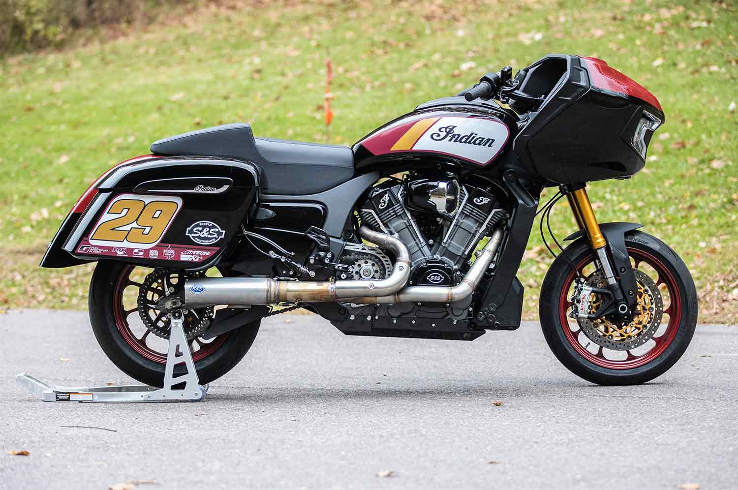 Corrida de motos custom: conheça o King of the Baggers - Motonline