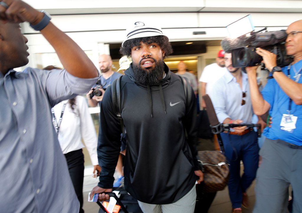 Ezekiel Elliott Appears To Accidentally Unveil Cowboys