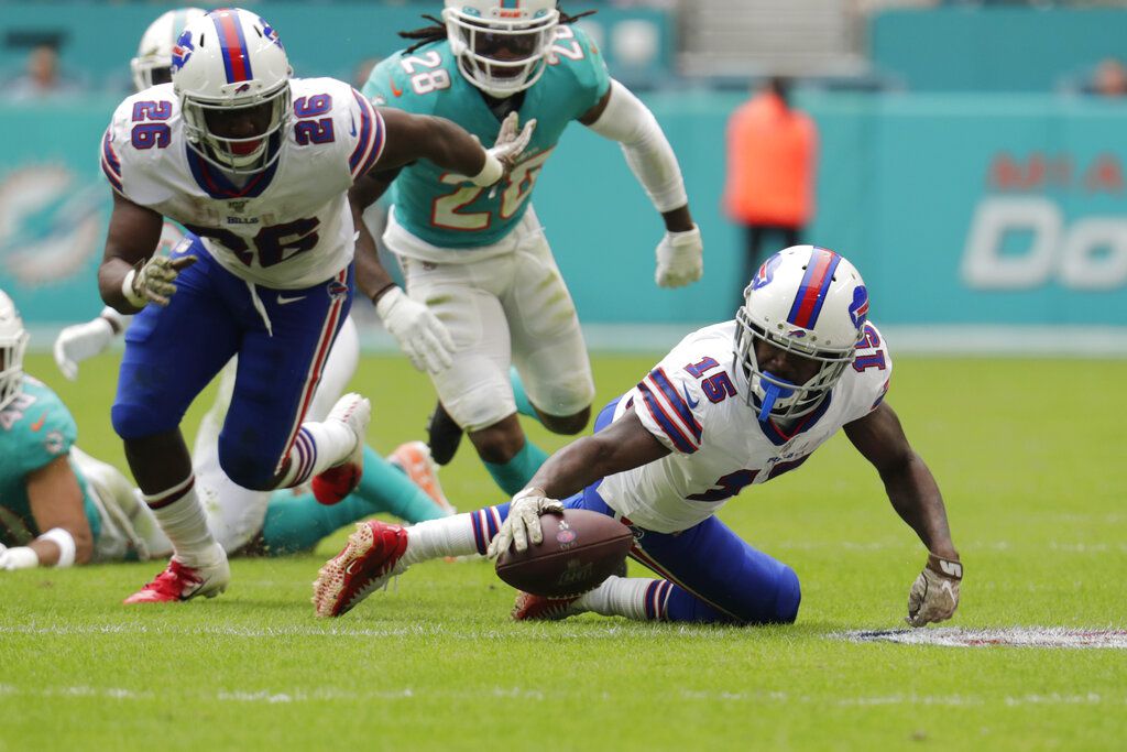 Fearless' Josh Allen drubs Dolphins, gets Bills offense back on track in  win: 5 instant observations 